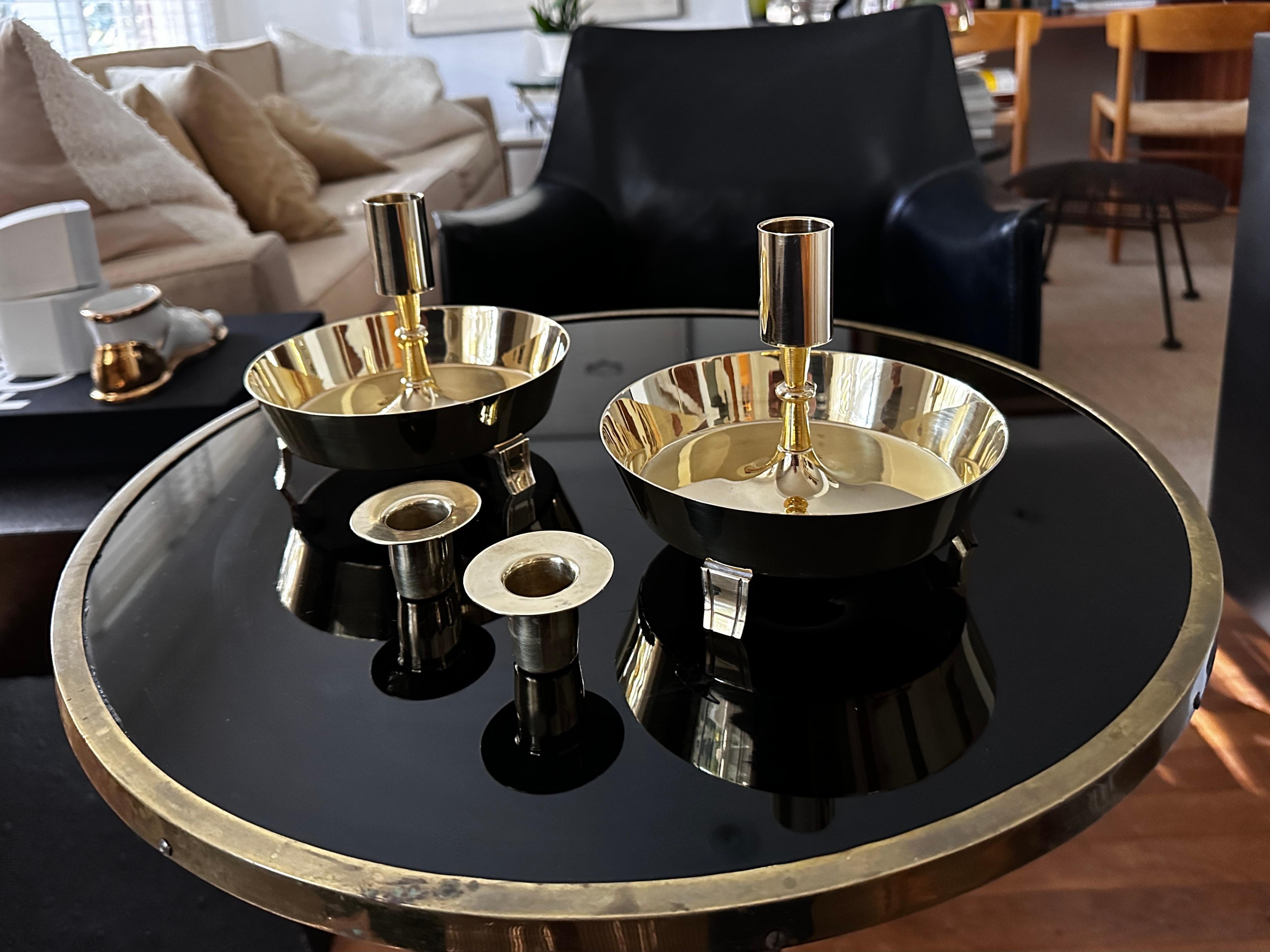 Paire de chandeliers en laiton massif conçus par Tommi Parzinger pour Dorlyn en vente 2