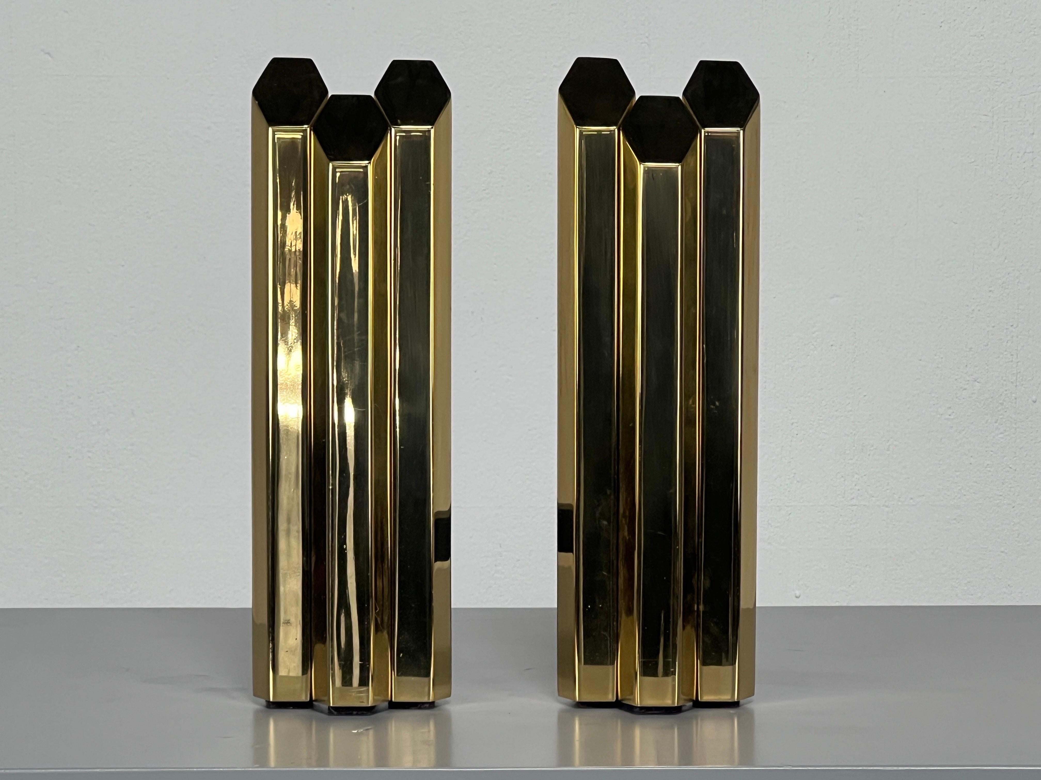 Pair of Solid Brass Hexagonal Andirons In Good Condition For Sale In Dallas, TX
