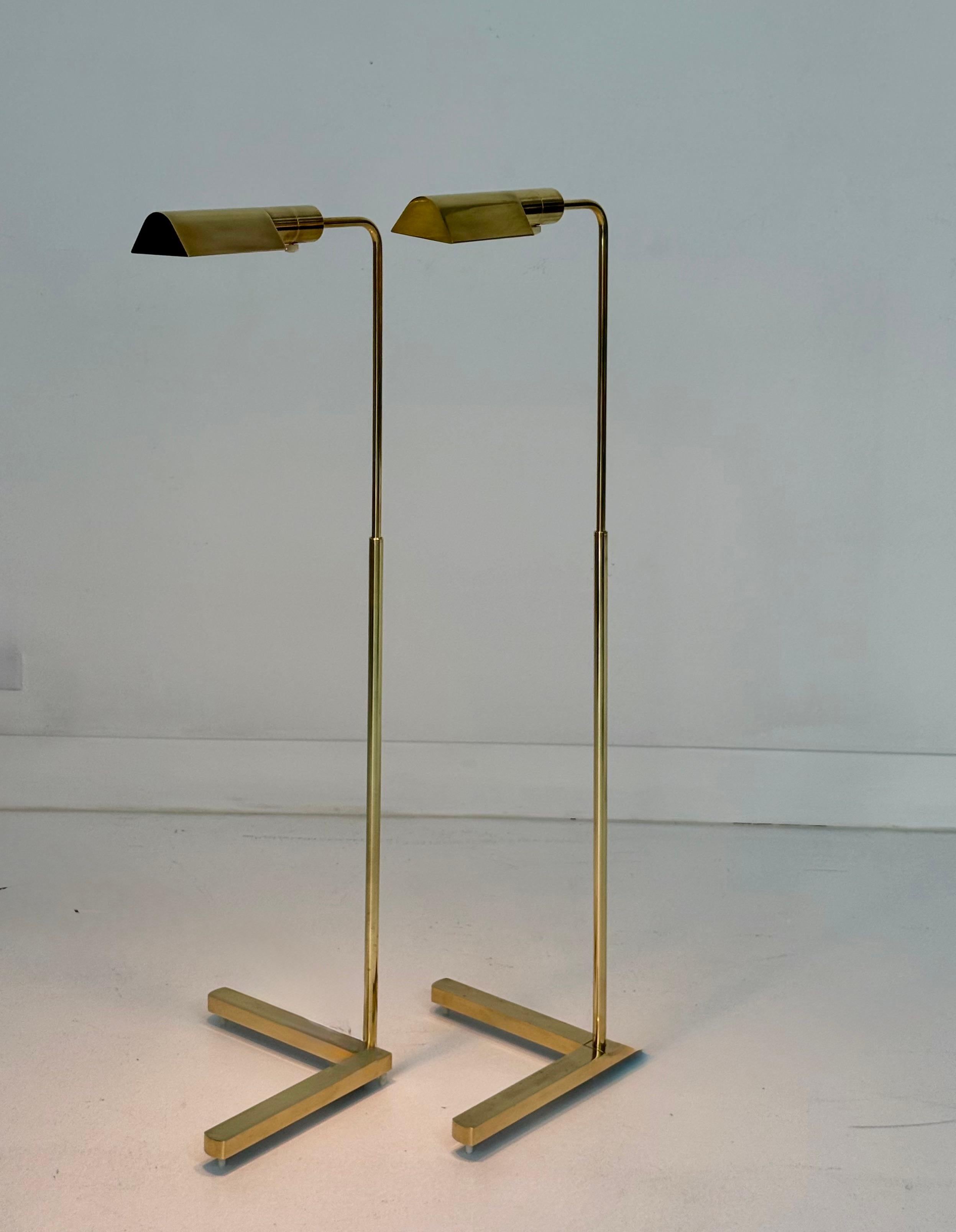 Hollywood Regency Paire de lampes de travail en laiton massif par Cassella Lamps, San Francisco en vente