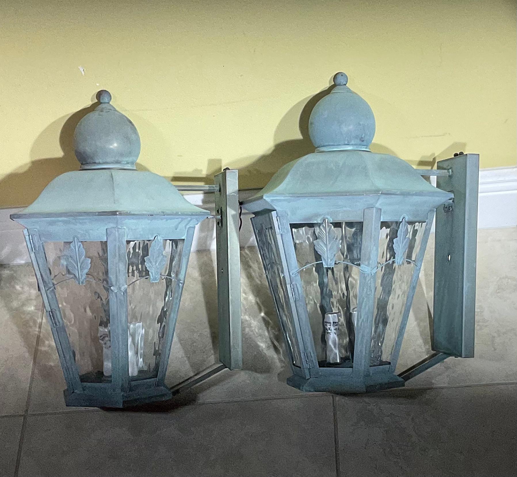 Pair of Solid Brass Wall Lantern In Good Condition For Sale In Delray Beach, FL