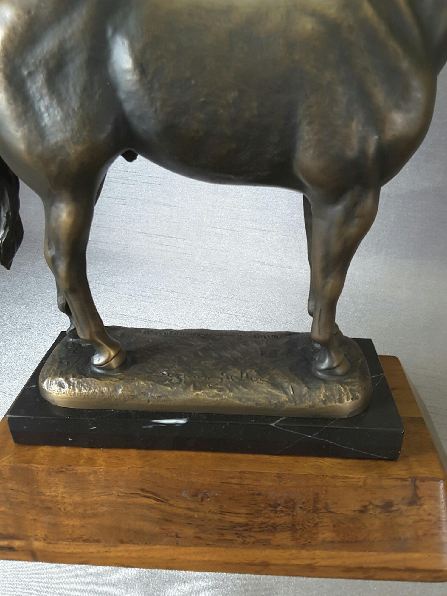 Pair of Solid Bronze American Quarter Horses on Marble and Walnut Bases In Good Condition In Ottawa, Ontario