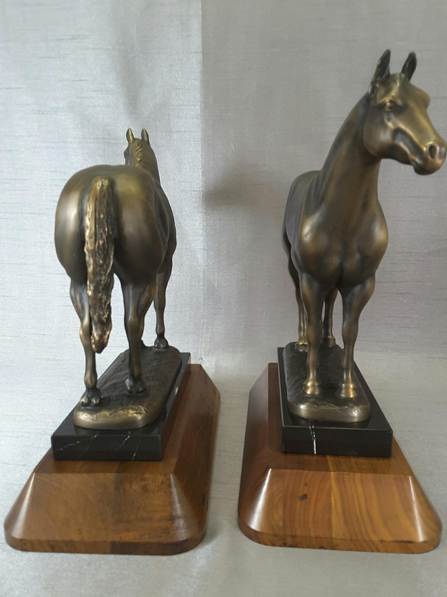 20th Century Pair of Solid Bronze American Quarter Horses on Marble and Walnut Bases