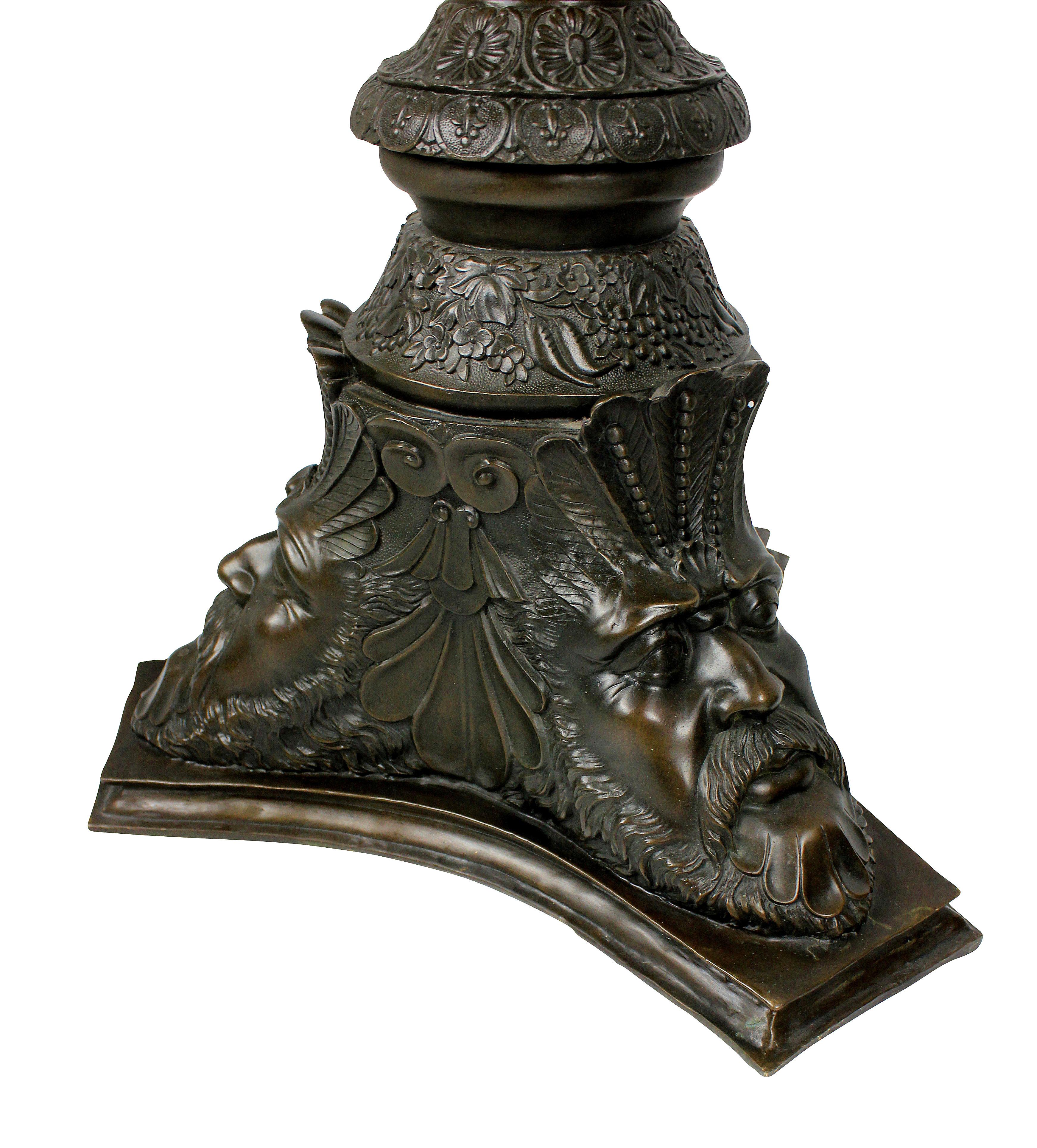 Paar massive venezianische Torchere Pedestale aus Bronze im Zustand „Gut“ im Angebot in London, GB