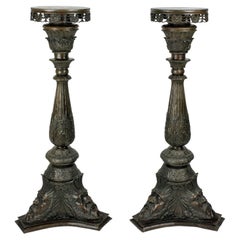 Paire de piédestaux de torchères vénitiennes en bronze massif