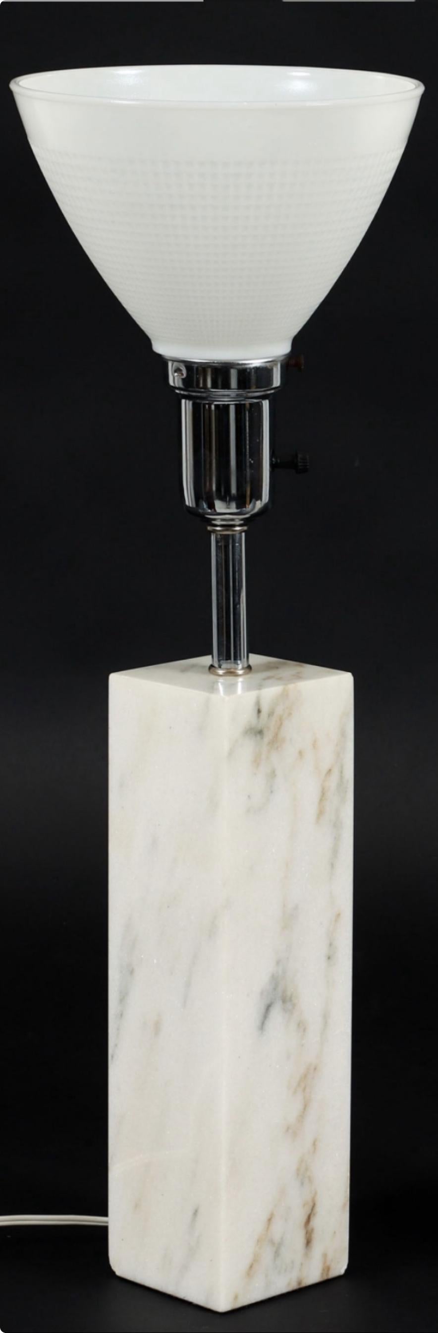 Paar Tischlampen aus massivem Carrera-Marmor, Florence Knoll für Knoll Furniture, Tischlampen (Mitte des 20. Jahrhunderts) im Angebot