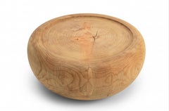 Coppia di tavolini in cedro massiccio scolpiti da tronchi d'albero per interni/esterni