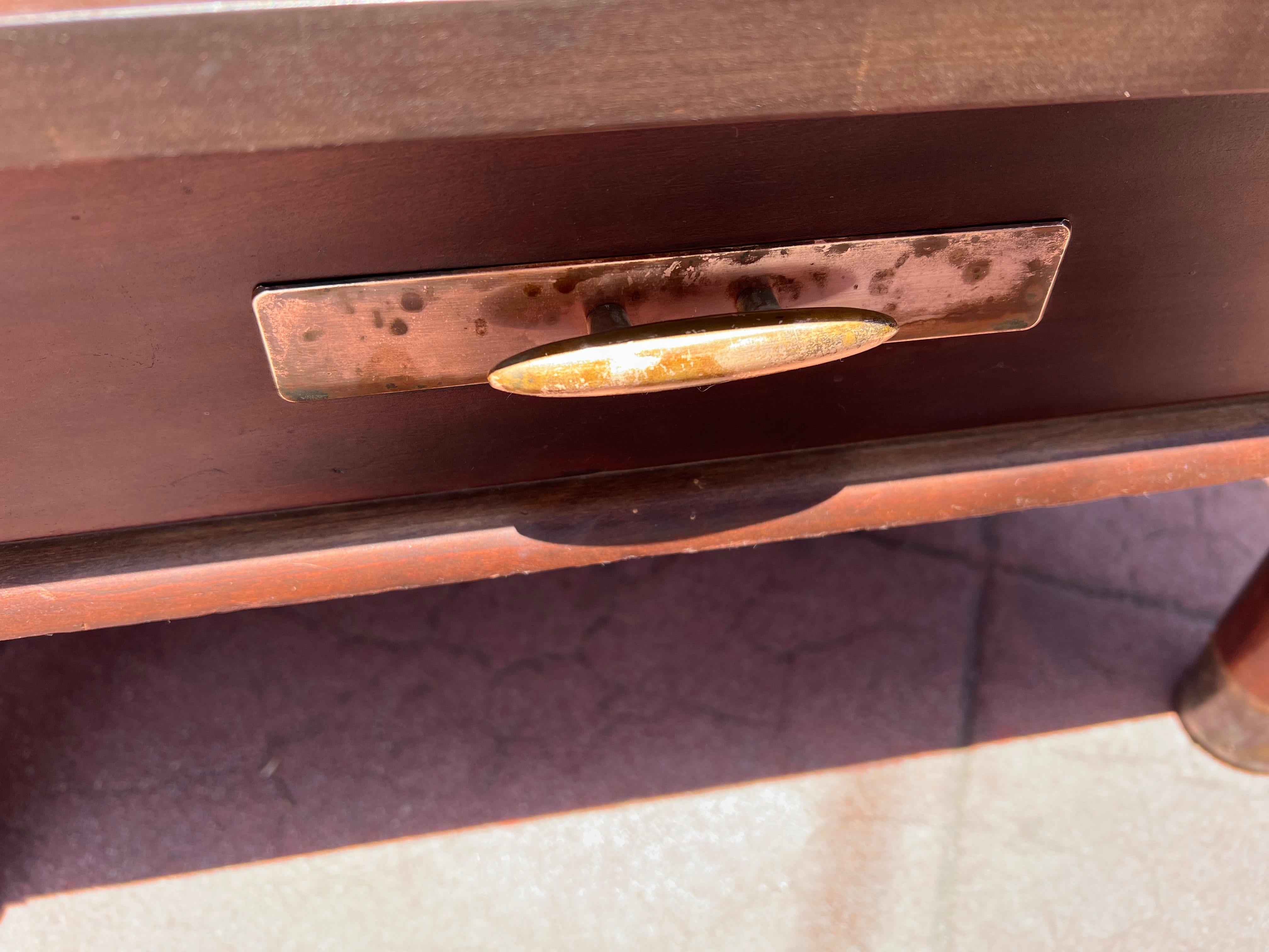 Pair of solid Cherry Nightstands End Tables by Willett Furniture Pagoda Style en vente 2