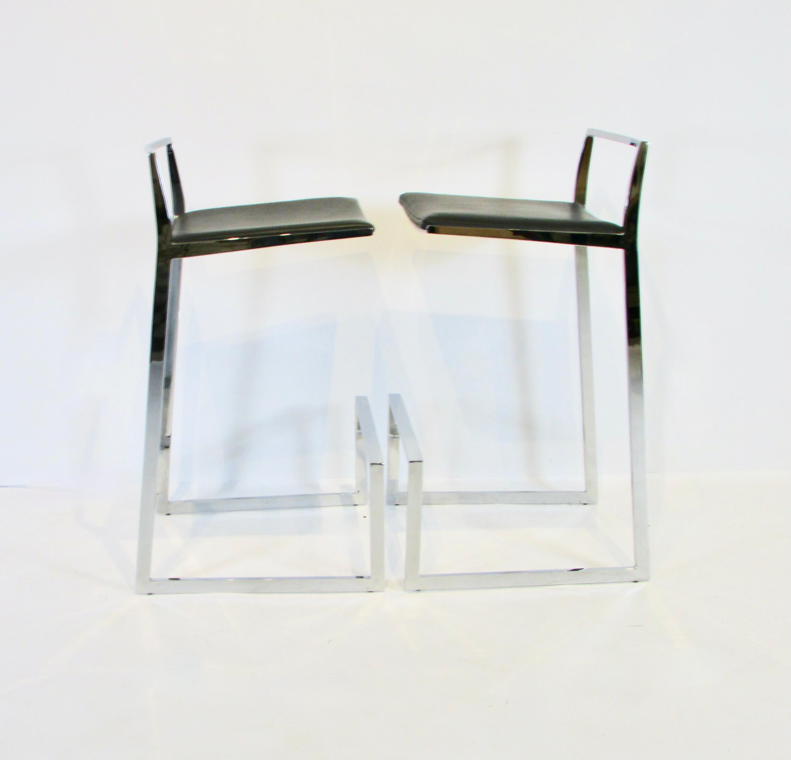 cantilever bar stools