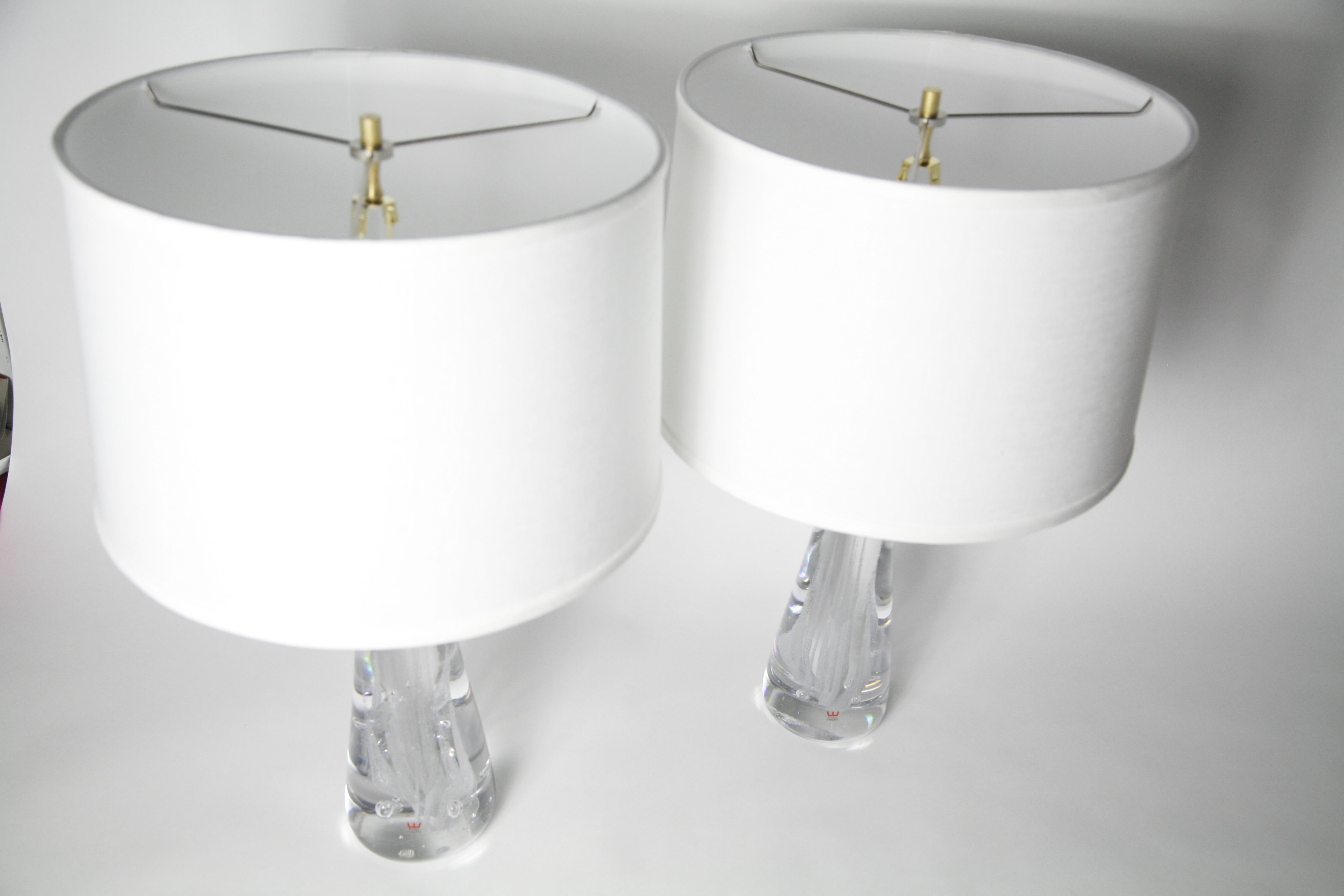 Mid-Century Modern Pair of Solid Clear Kosta Crystal Lamps, Sweden, 1980 For Sale