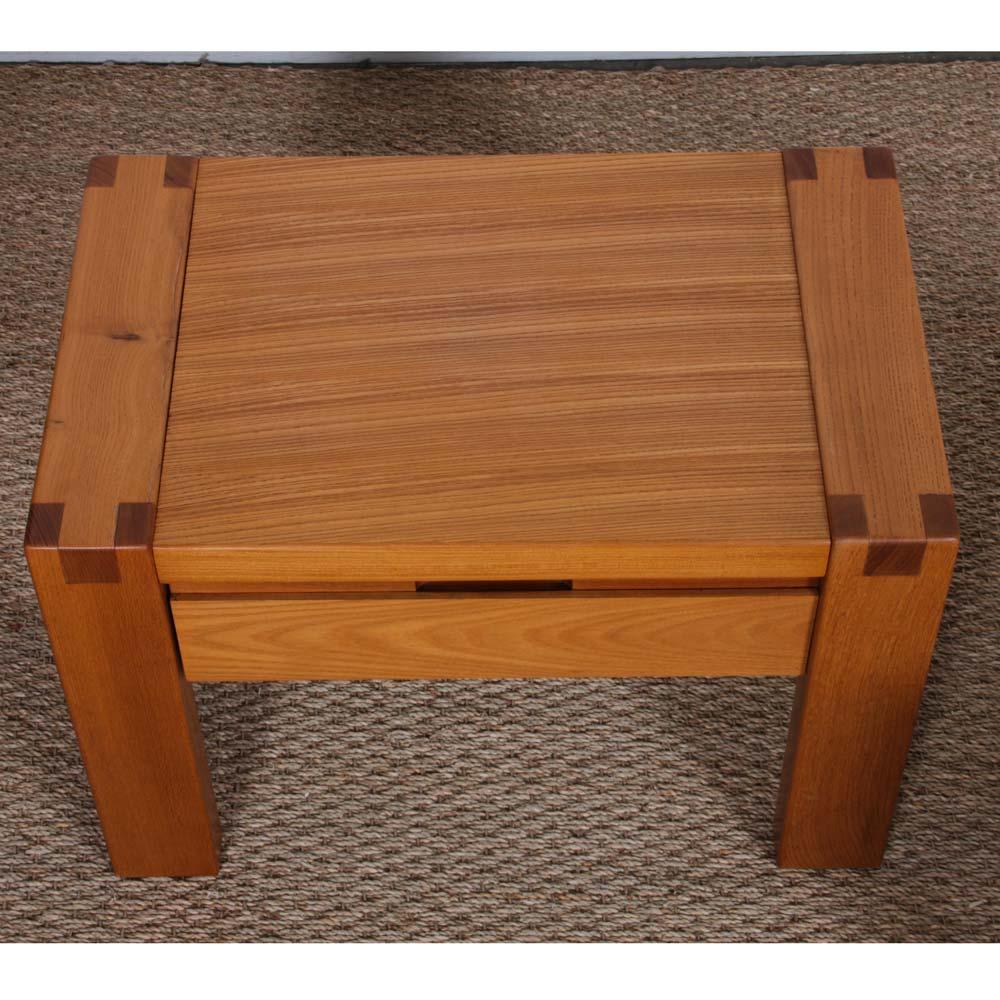 Coppia di comodini in olmo massiccio pubblicati da Monopoly, 1980 In condizioni buone in vendita a MONTESSON, FR