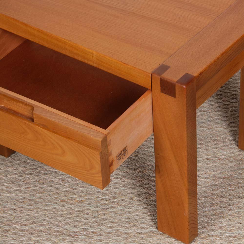 Olmo Coppia di comodini in olmo massiccio pubblicati da Monopoly, 1980 in vendita