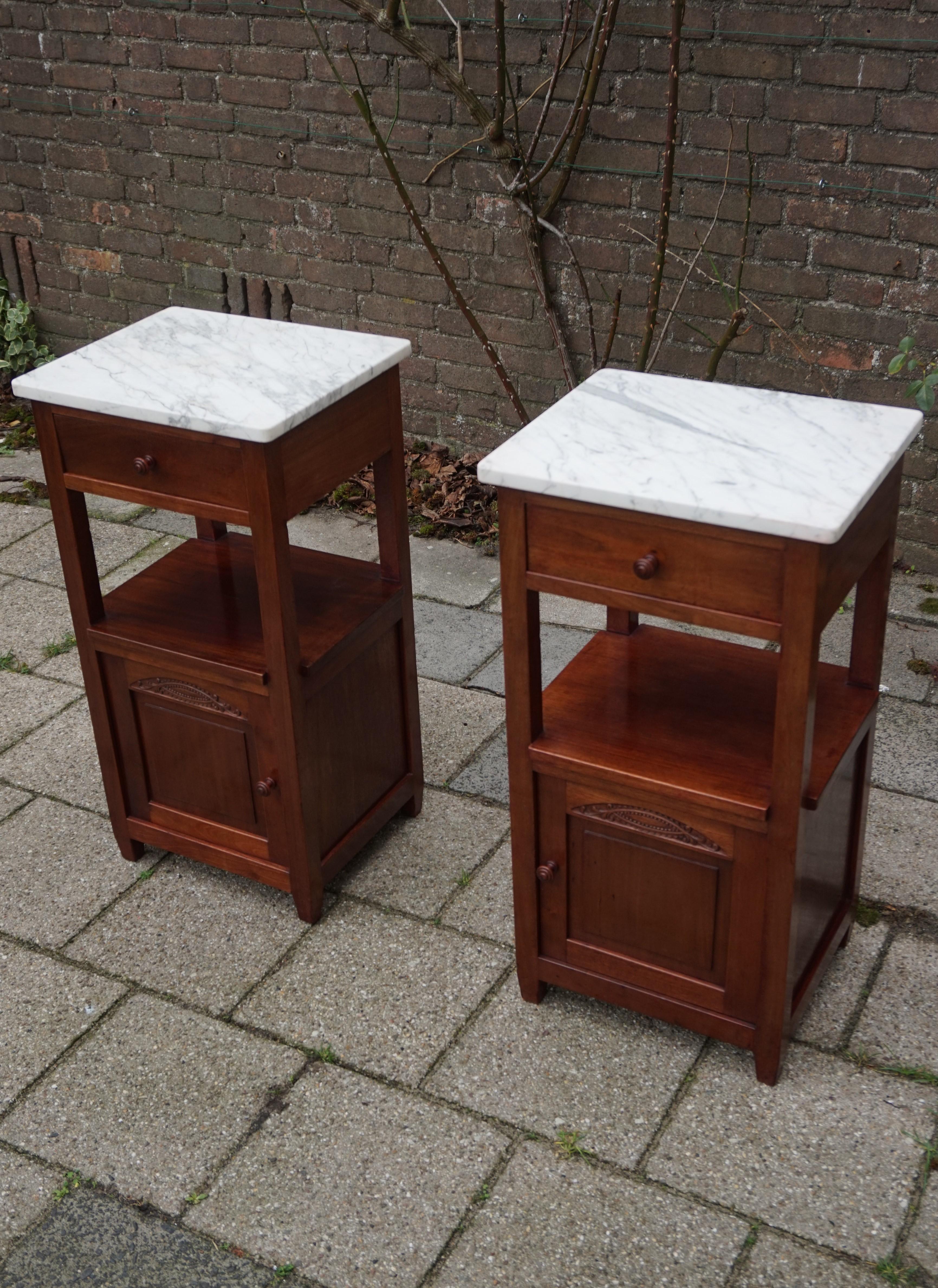 Arts and Crafts Pair of Solid Mahogany Dutch Arts & Crafts Bedside Cabinets with Marble Top 1910