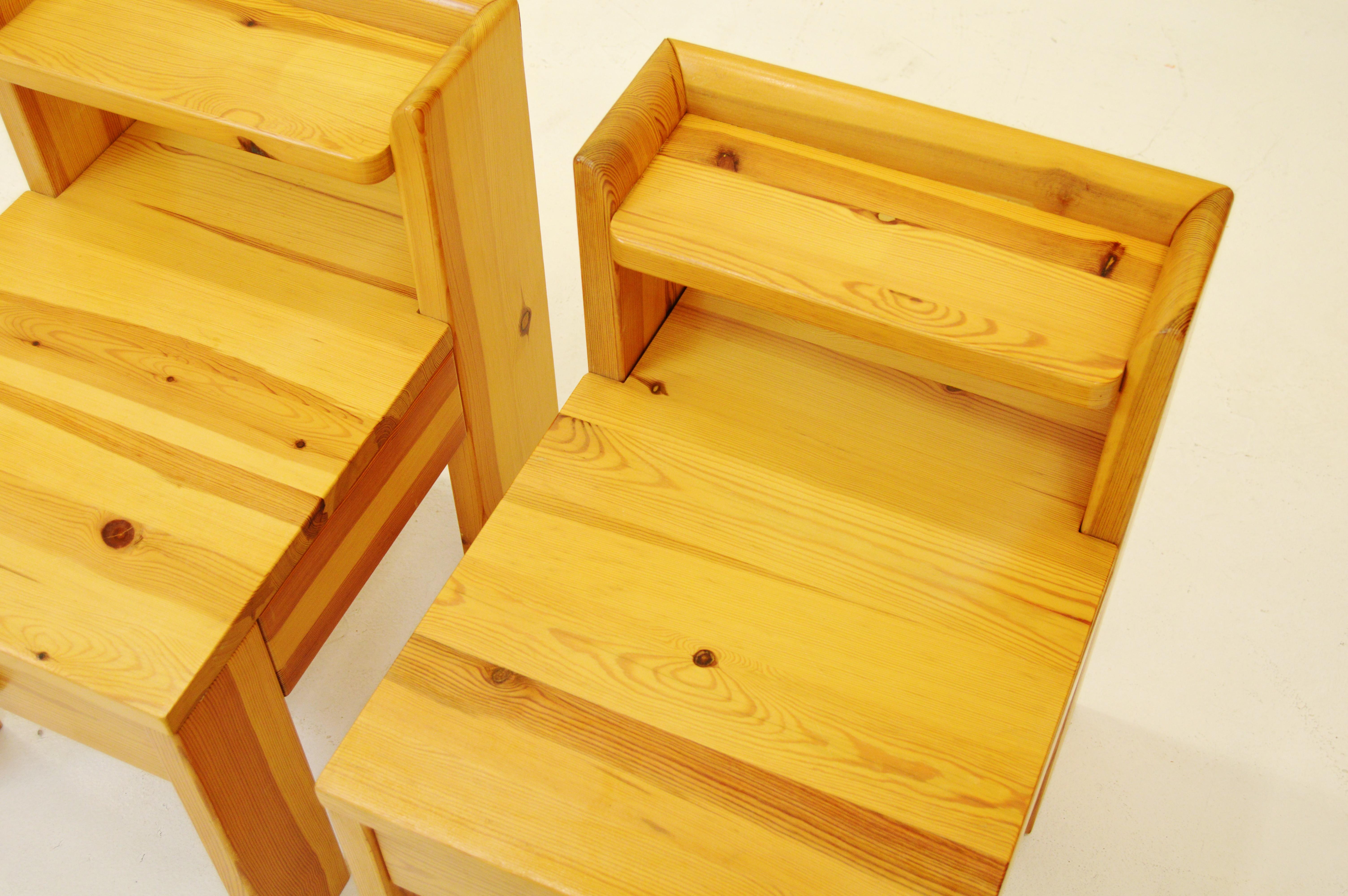 Swedish Pair of Solid Pine Bedside Tables with Drawers For Sale