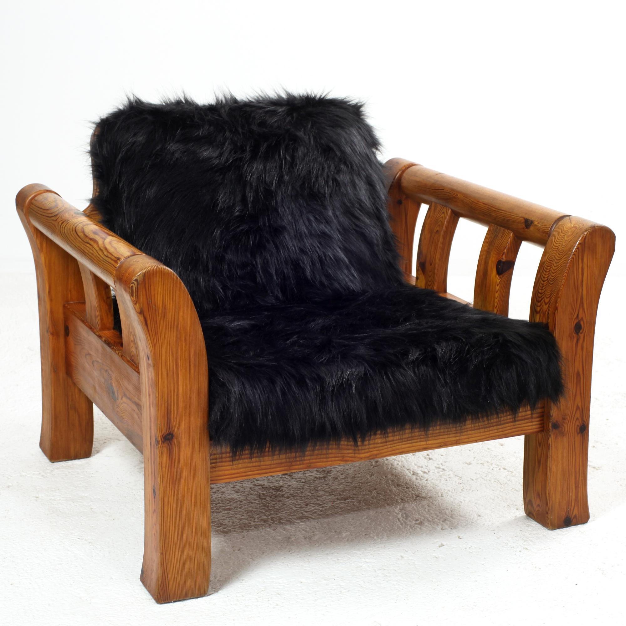Paire de fauteuils modernes scandinaves en pin massif 1970 en vente 6