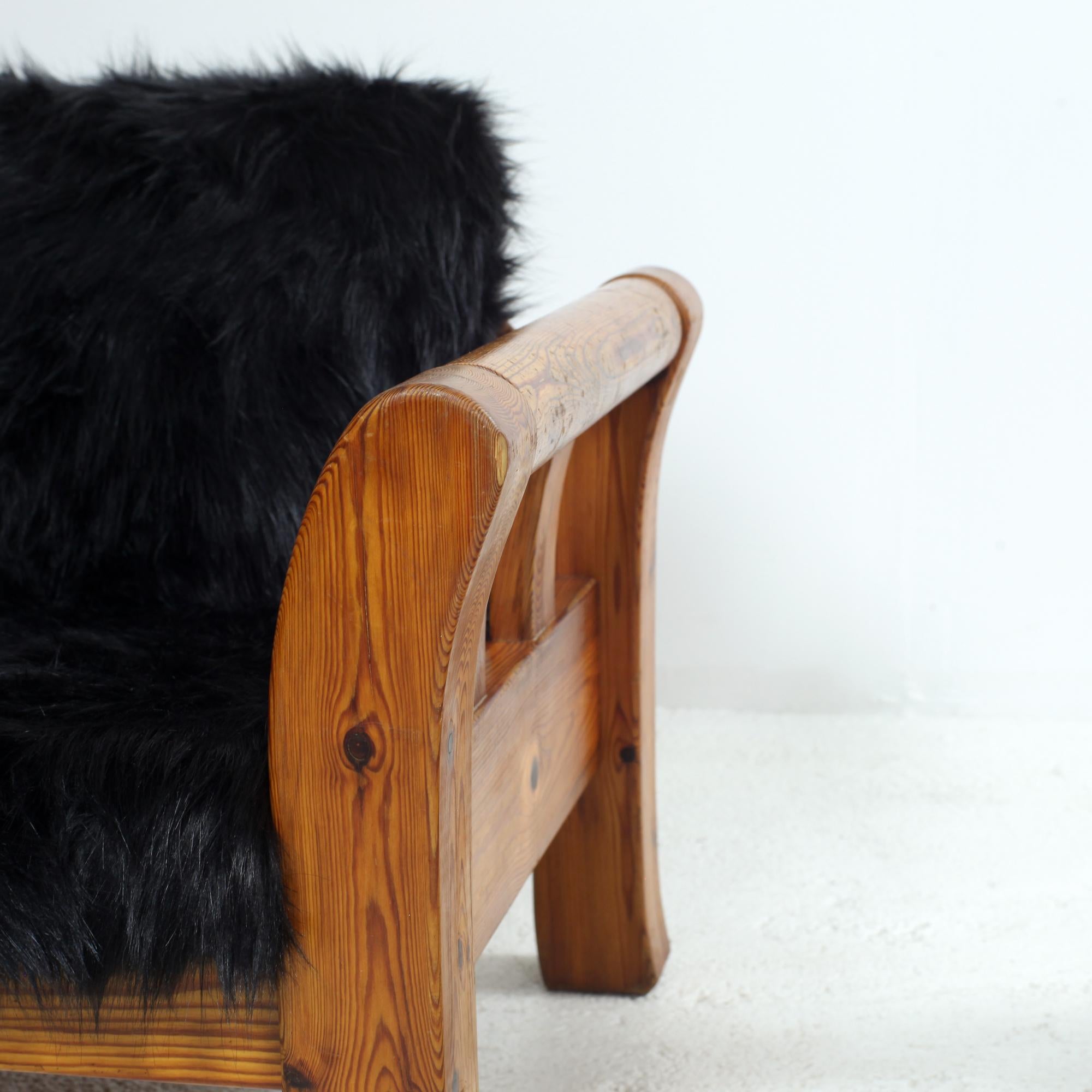Paire de fauteuils modernes scandinaves en pin massif 1970 en vente 11