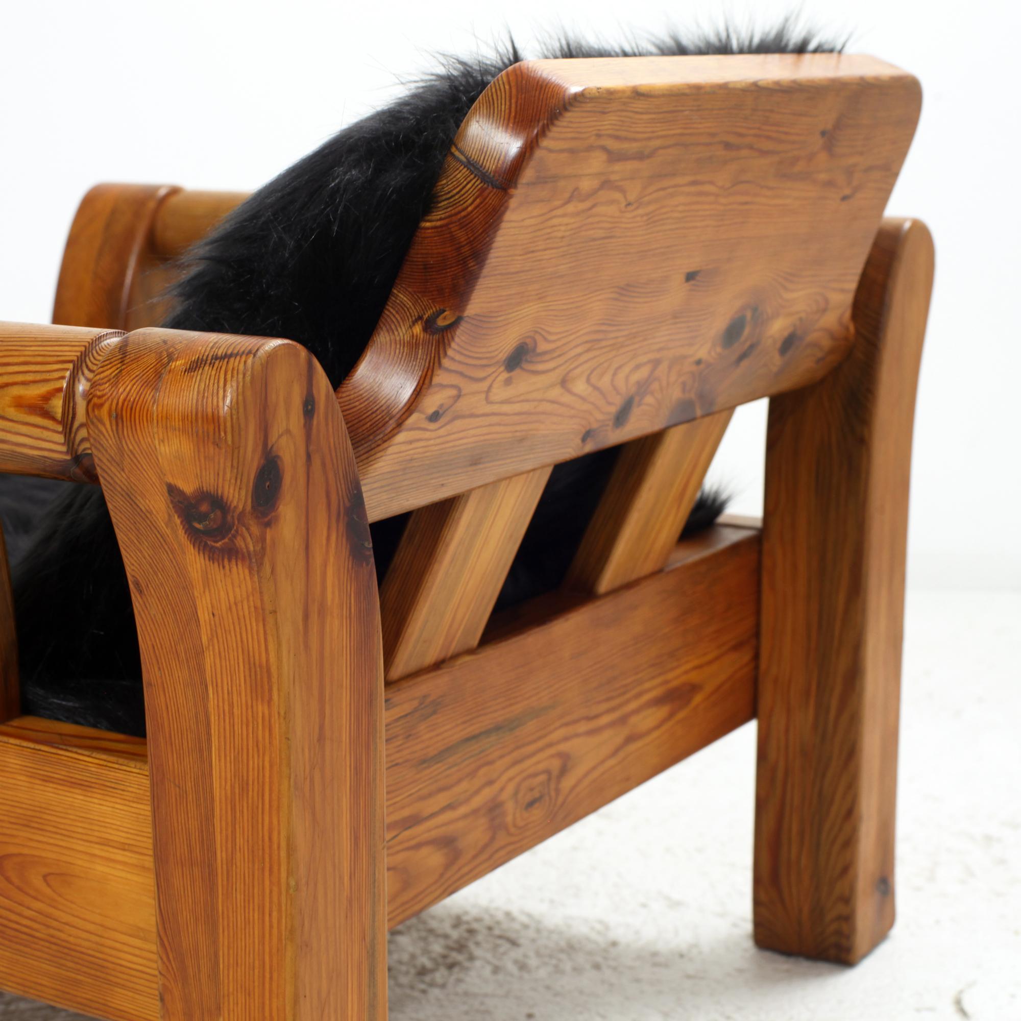 Paire de fauteuils modernes scandinaves en pin massif 1970 en vente 12