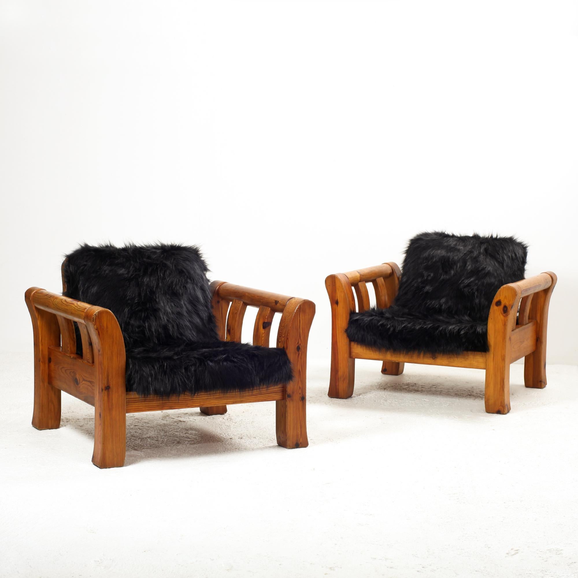 Scandinave moderne Paire de fauteuils modernes scandinaves en pin massif 1970 en vente
