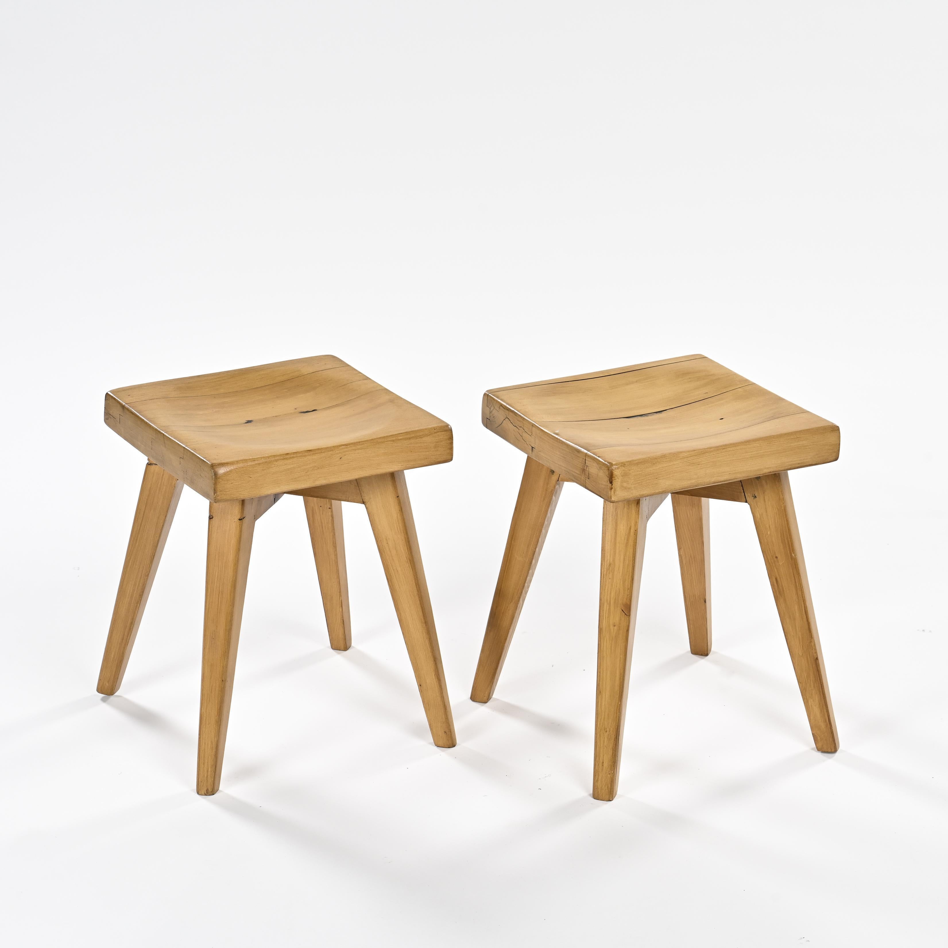 Mid-Century Modern Pair of solid pine stools by Christian Durupt, Meribel 1960 For Sale