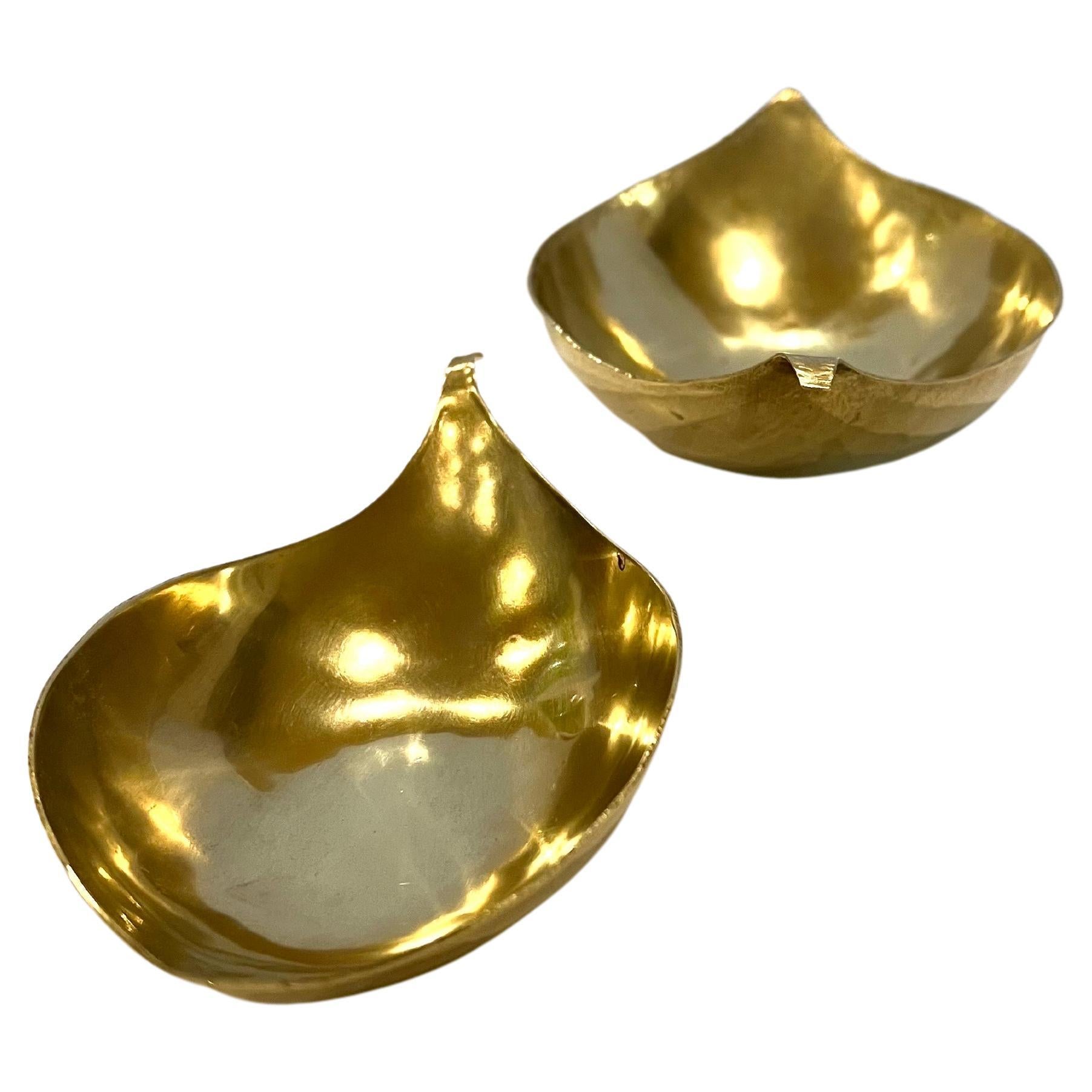 Pair of Solid Polished Brass Small Bowls Catch-it-all In Excellent Condition For Sale In San Diego, CA