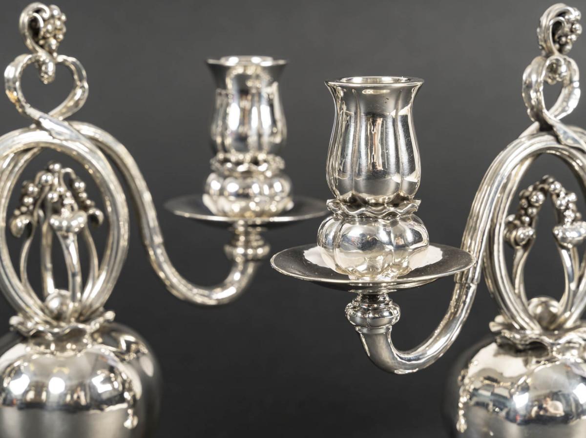 Paar Kandelaber aus massivem Silber - Georg Jensen, ART NOUVEAU Periode im Angebot 1