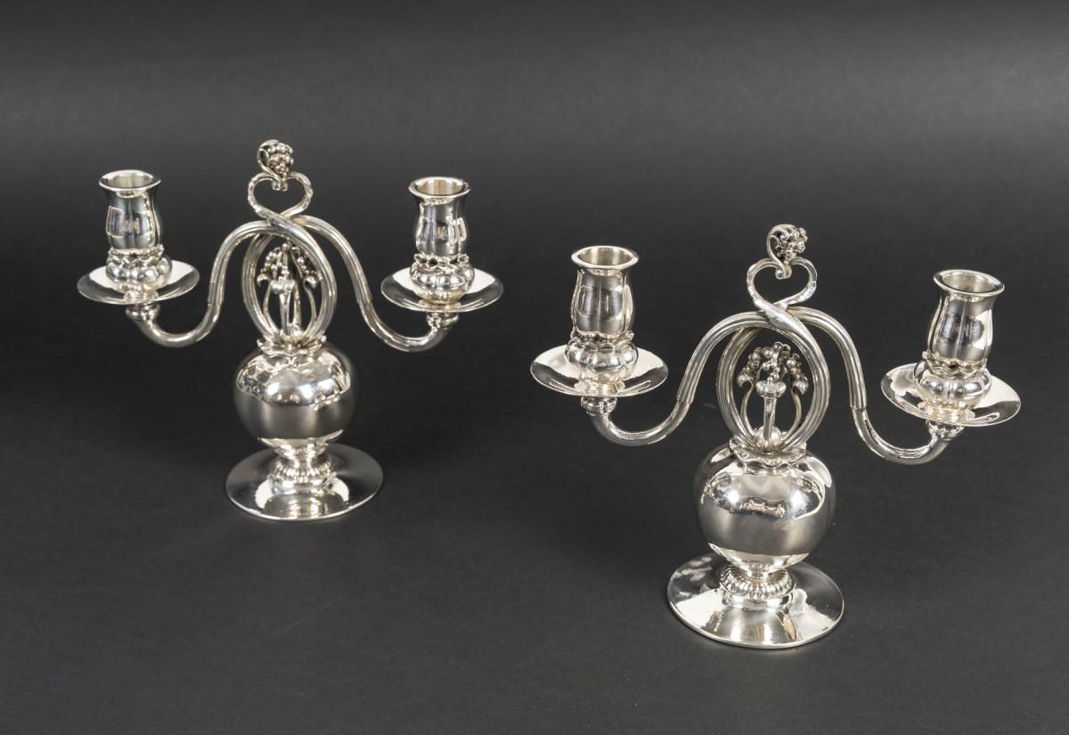 Paar Kandelaber aus massivem Silber - Georg Jensen, ART NOUVEAU Periode im Angebot 3