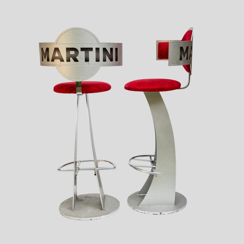 Italiano Coppia di  Sgabelli da bar Martini vintage in solido metallo Steele dall'Italia in vendita