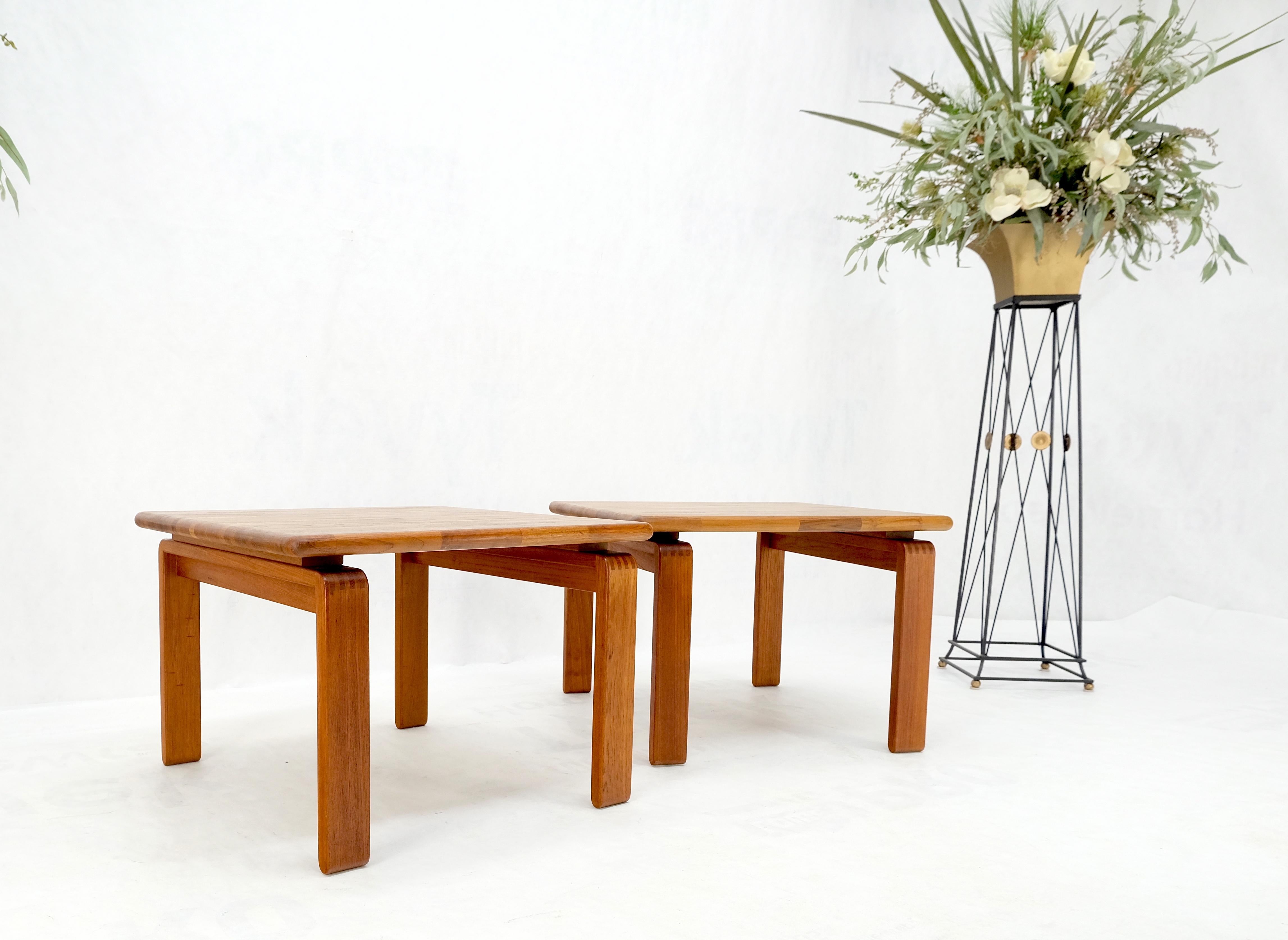 Pair of Solid Teak Danish Mid-Century Modern Square Side End Coffee Tables Mint In Excellent Condition For Sale In Rockaway, NJ