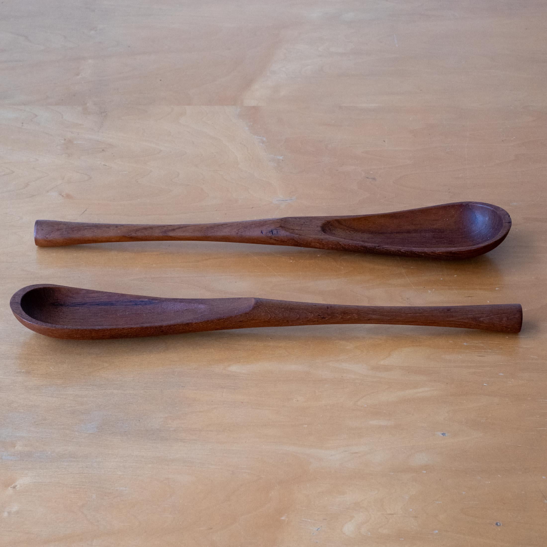 Scandinavian Modern Pair of Solid Teak Salad Server Tongs by Jens Quistgaard for Dansk For Sale