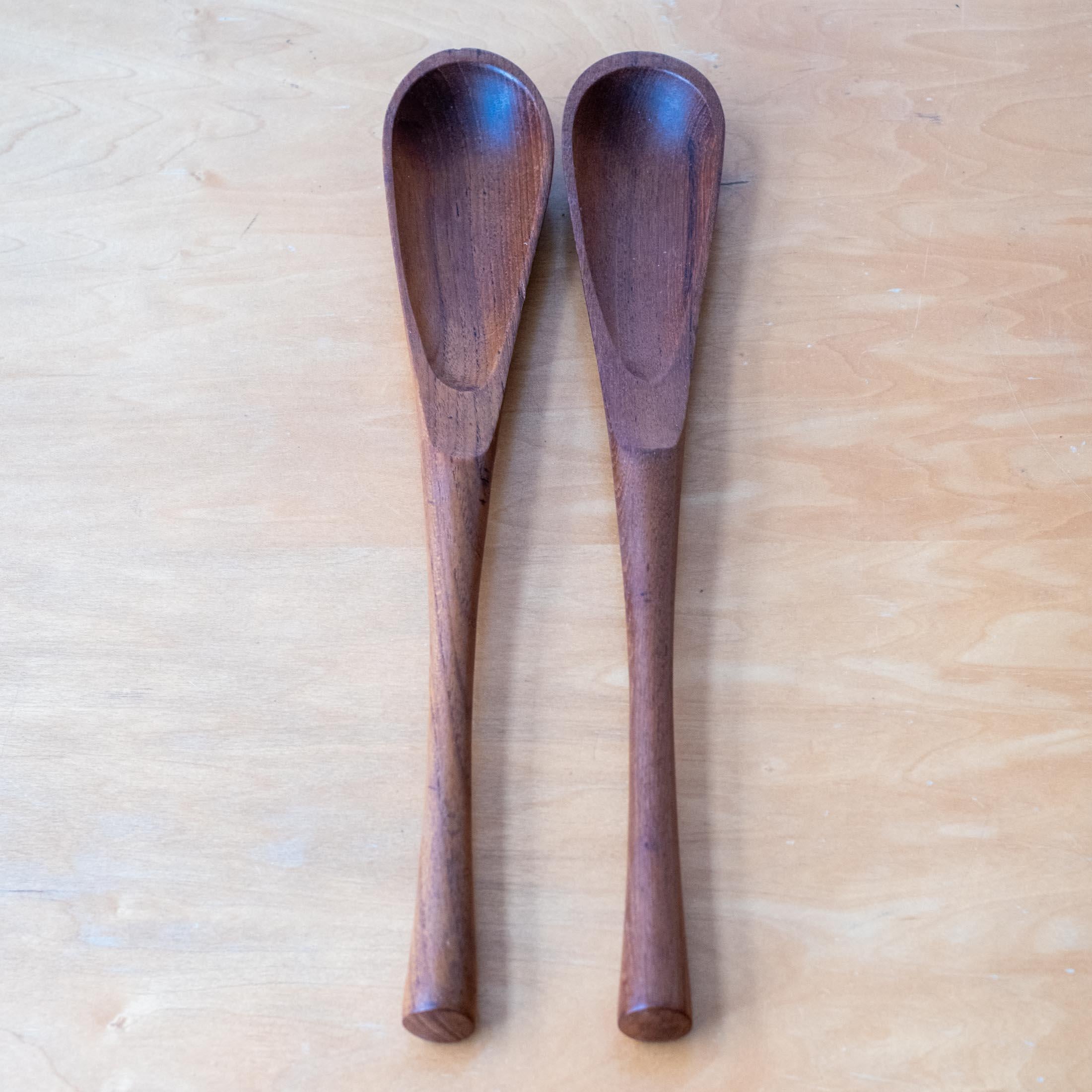 Danish Pair of Solid Teak Salad Server Tongs by Jens Quistgaard for Dansk For Sale