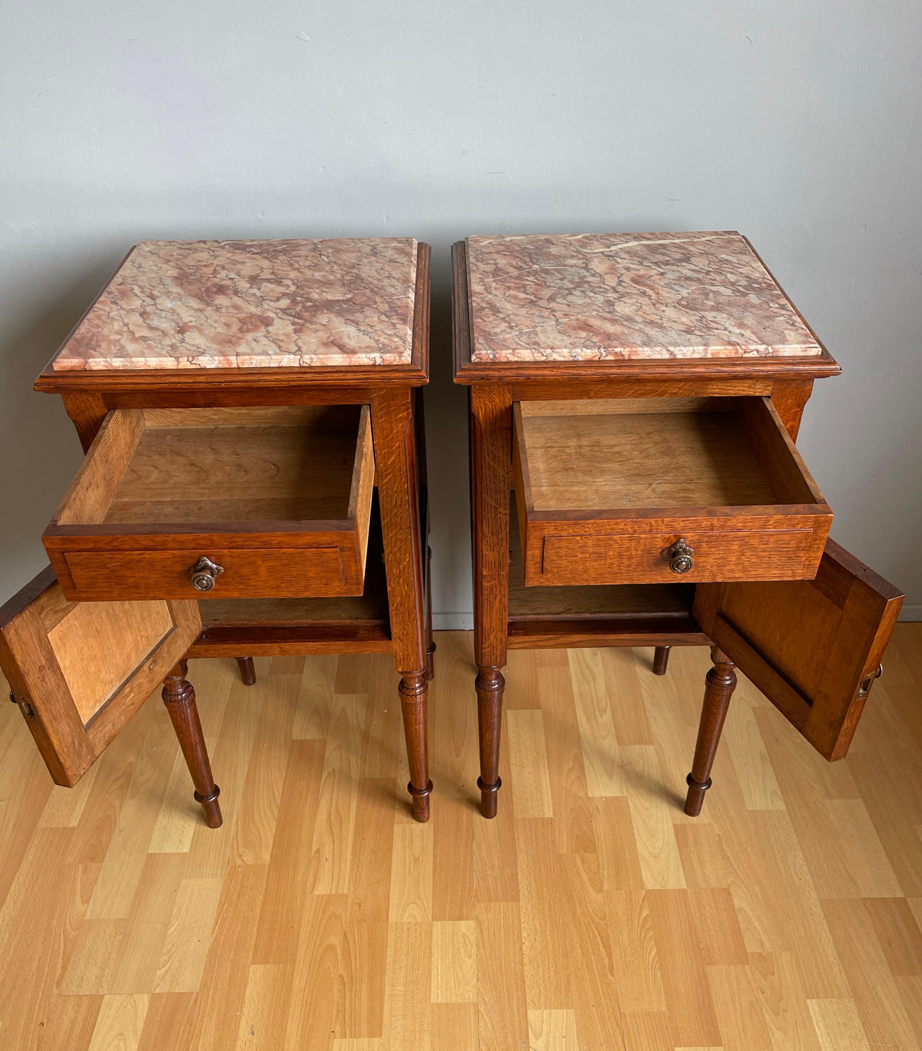 Pair of Solid Tiger Oak Dutch Arts & Crafts Bedside Cabinets w. Marble Tops 1900 In Good Condition In Lisse, NL