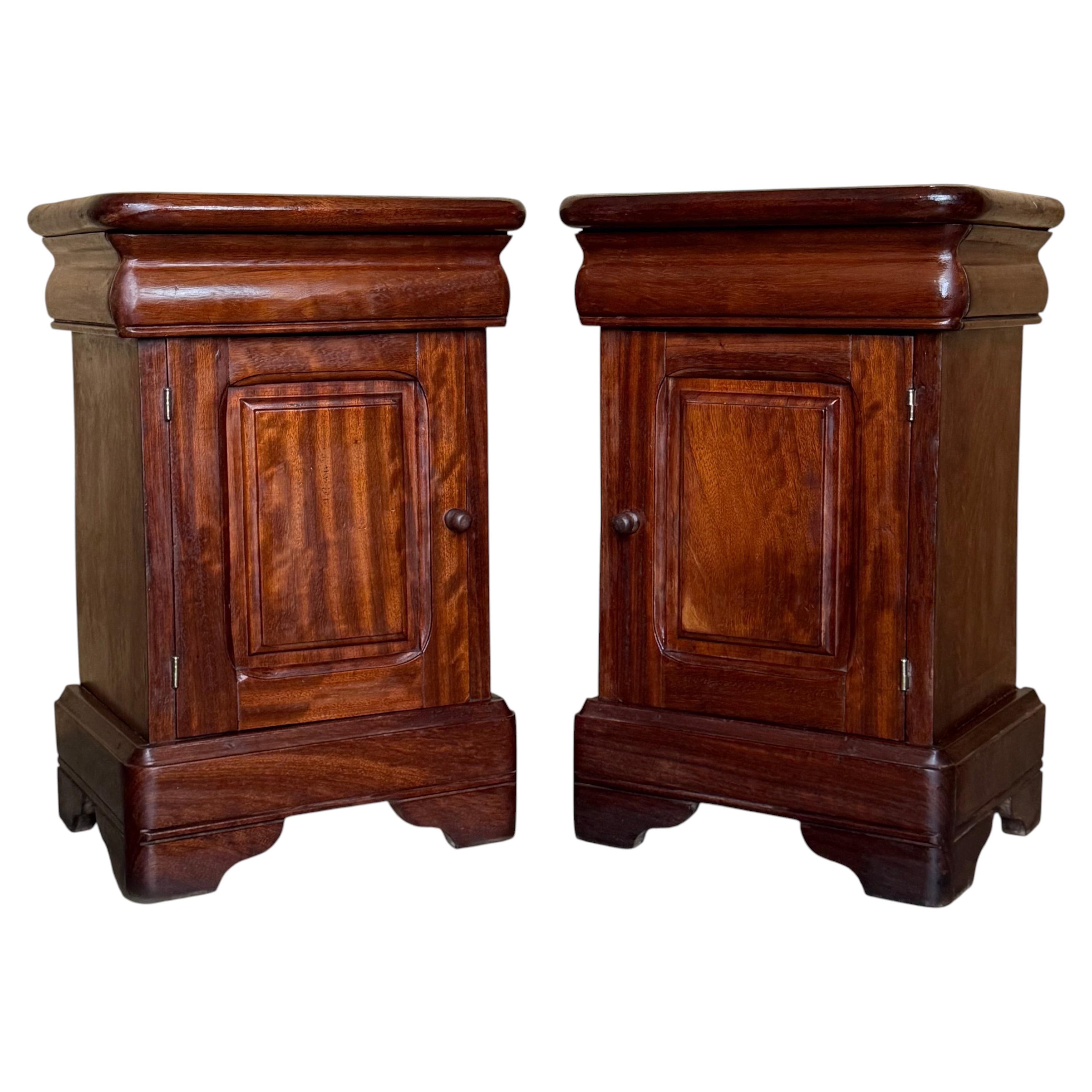 Pair of Solid Walnut Biedermeier Nightstands with Drawer and Door, 1920
