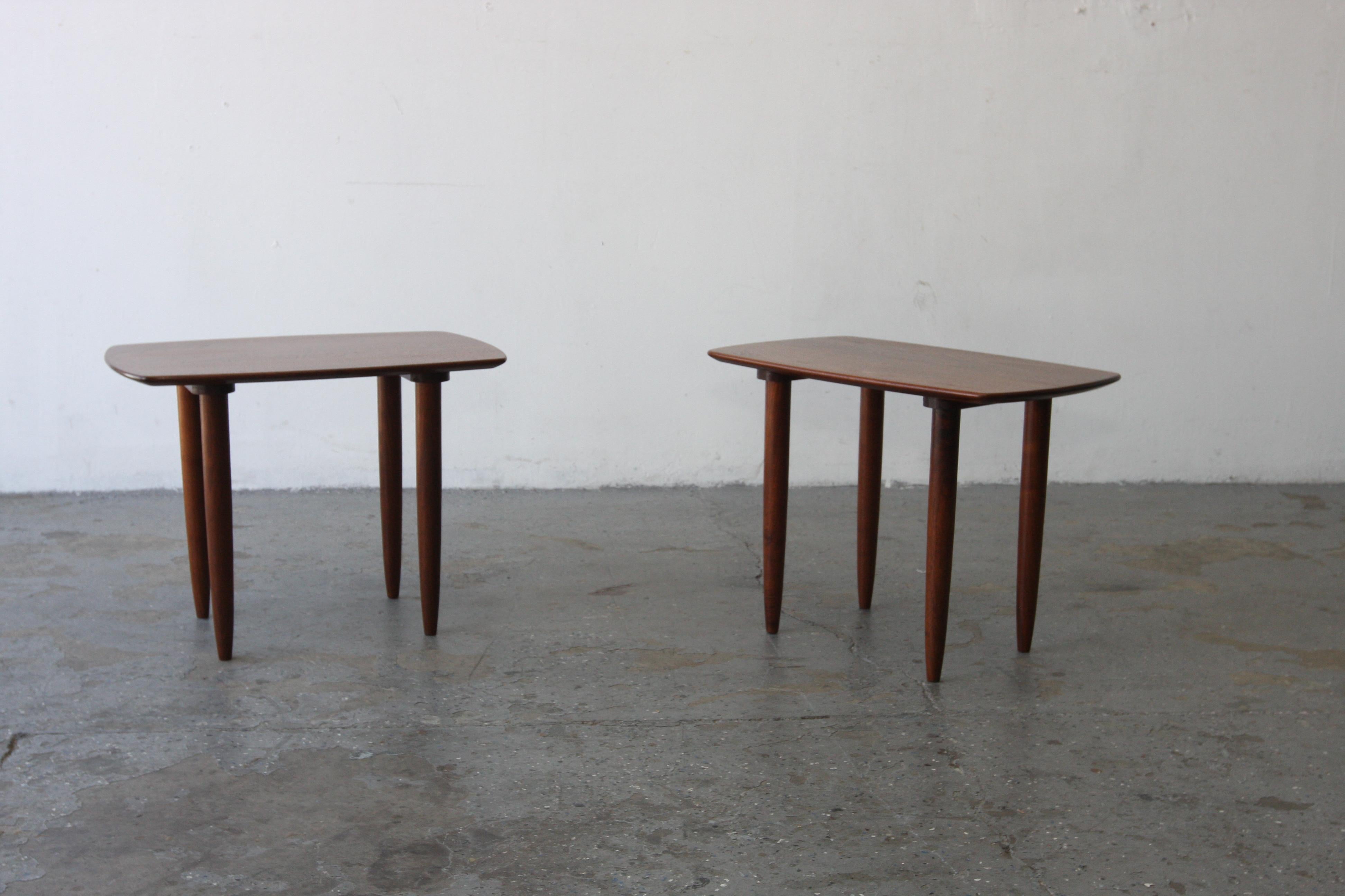 Mid-Century Modern Pair of Solid Walnut Danish modern Ace side tables in the style of Peter Hivdit For Sale