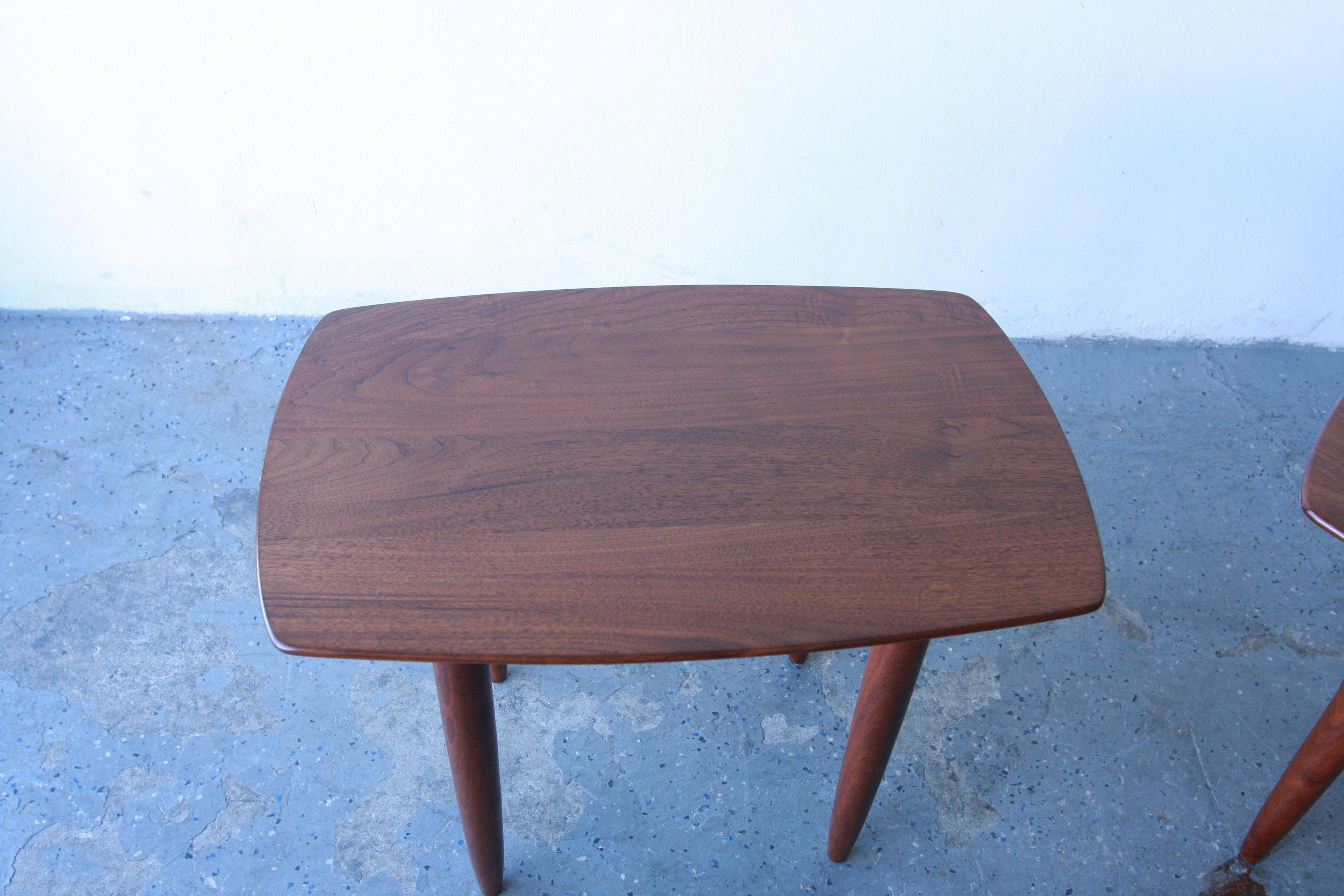 Pair of Solid Walnut Danish modern Ace side tables in the style of Peter Hivdit For Sale 1