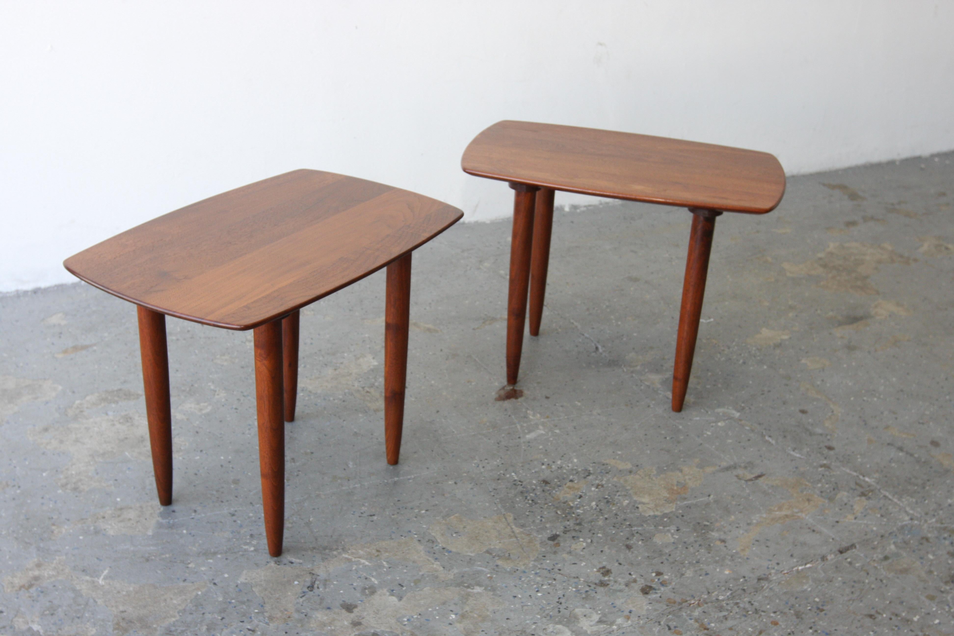Pair of Solid Walnut Danish modern Ace side tables in the style of Peter Hivdit For Sale 2