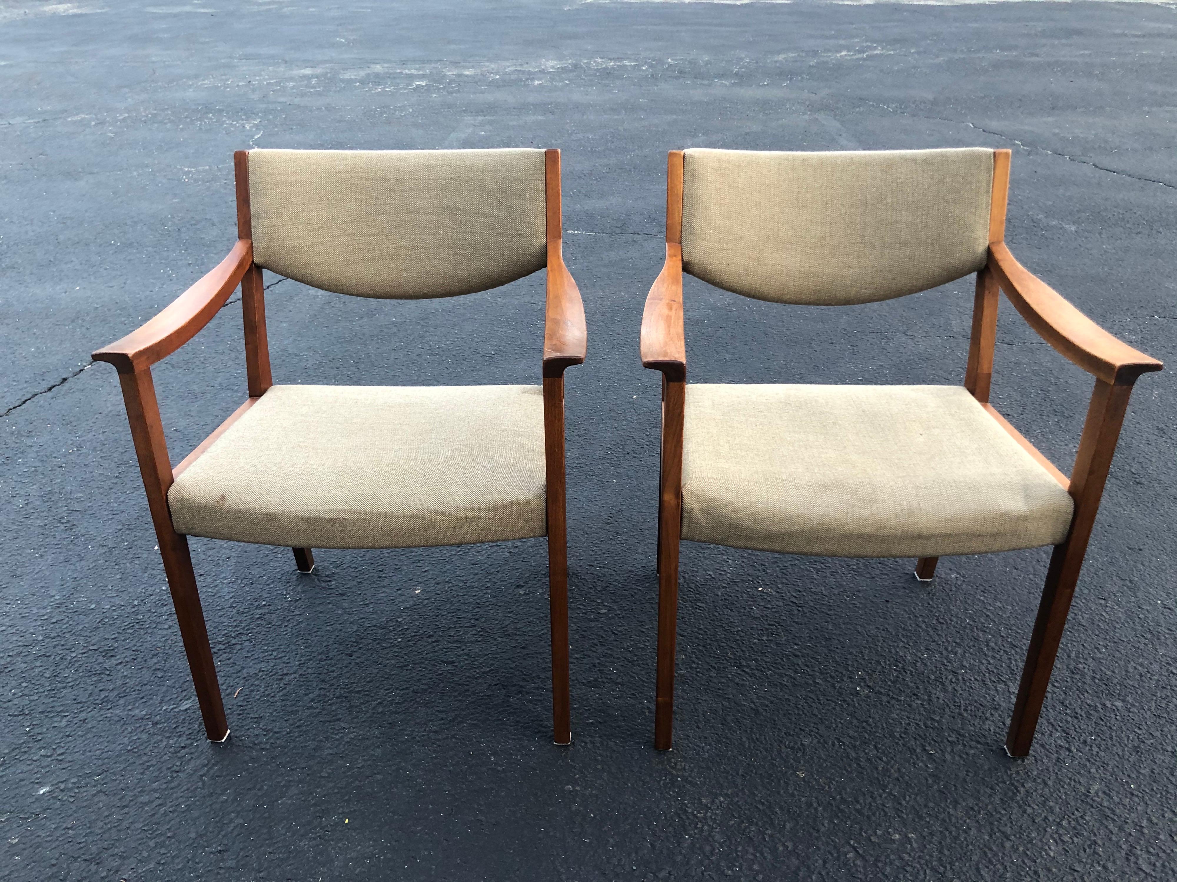 Pair of Solid Walnut Gunlocke Armchairs In Good Condition In Redding, CT