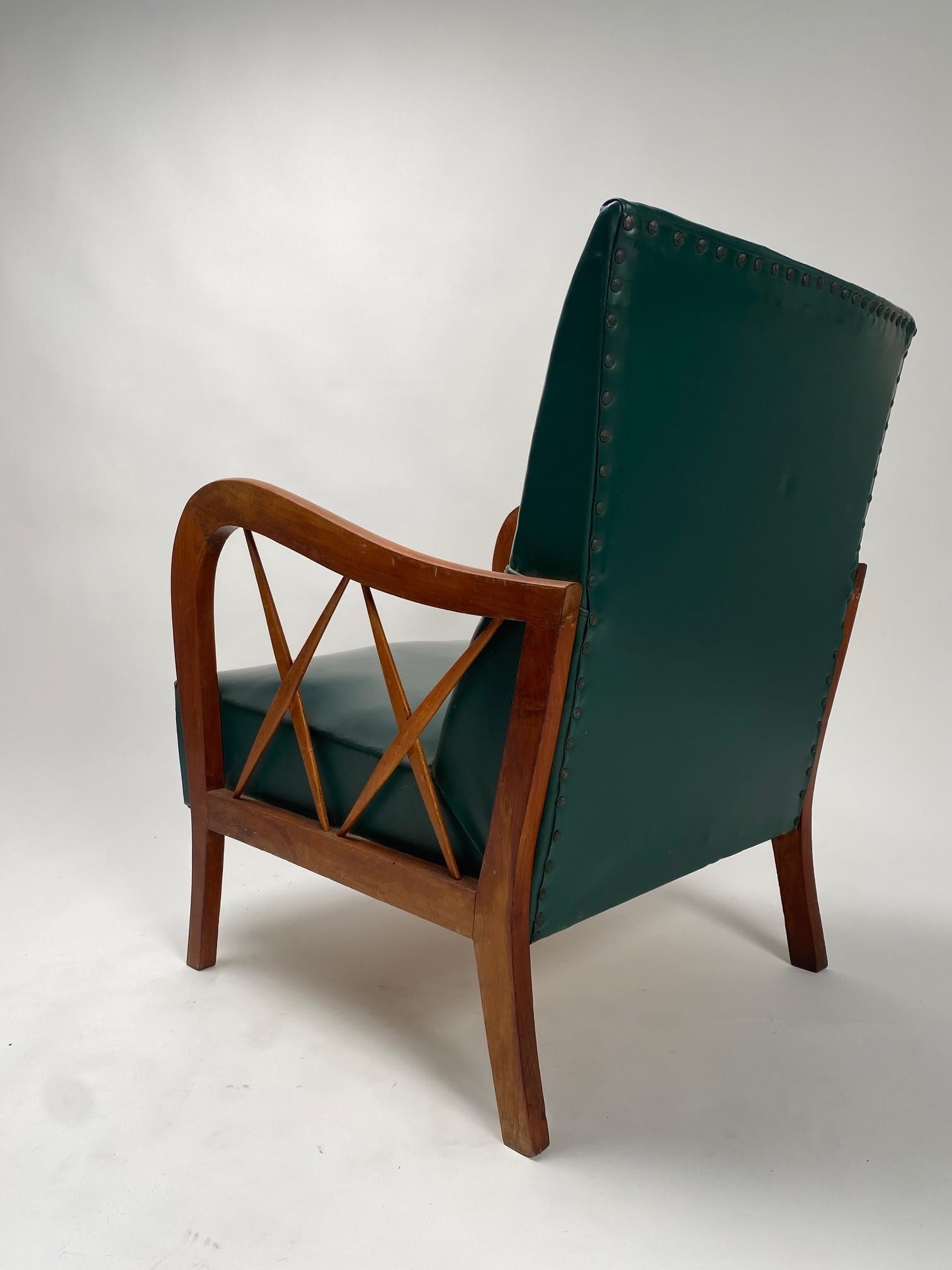 Milieu du XXe siècle Paire de fauteuils en bois massif,  Paolo Buffa (Attr.), Italie années 1950 (Personnalisable) en vente