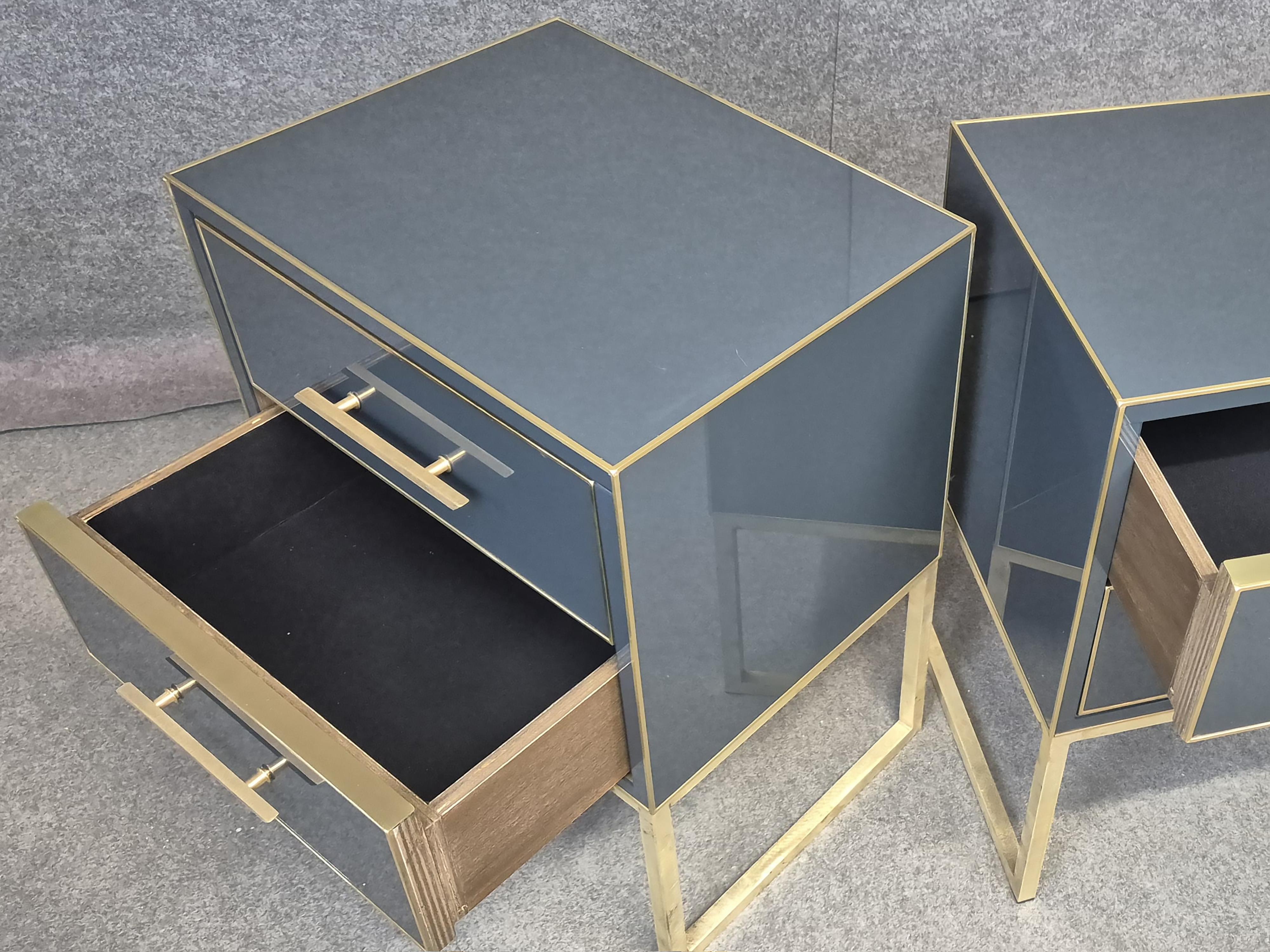 Italian Pair of Solid Wood Bedside Tables with Grey Murano Glass, Brass Edges & Handles For Sale