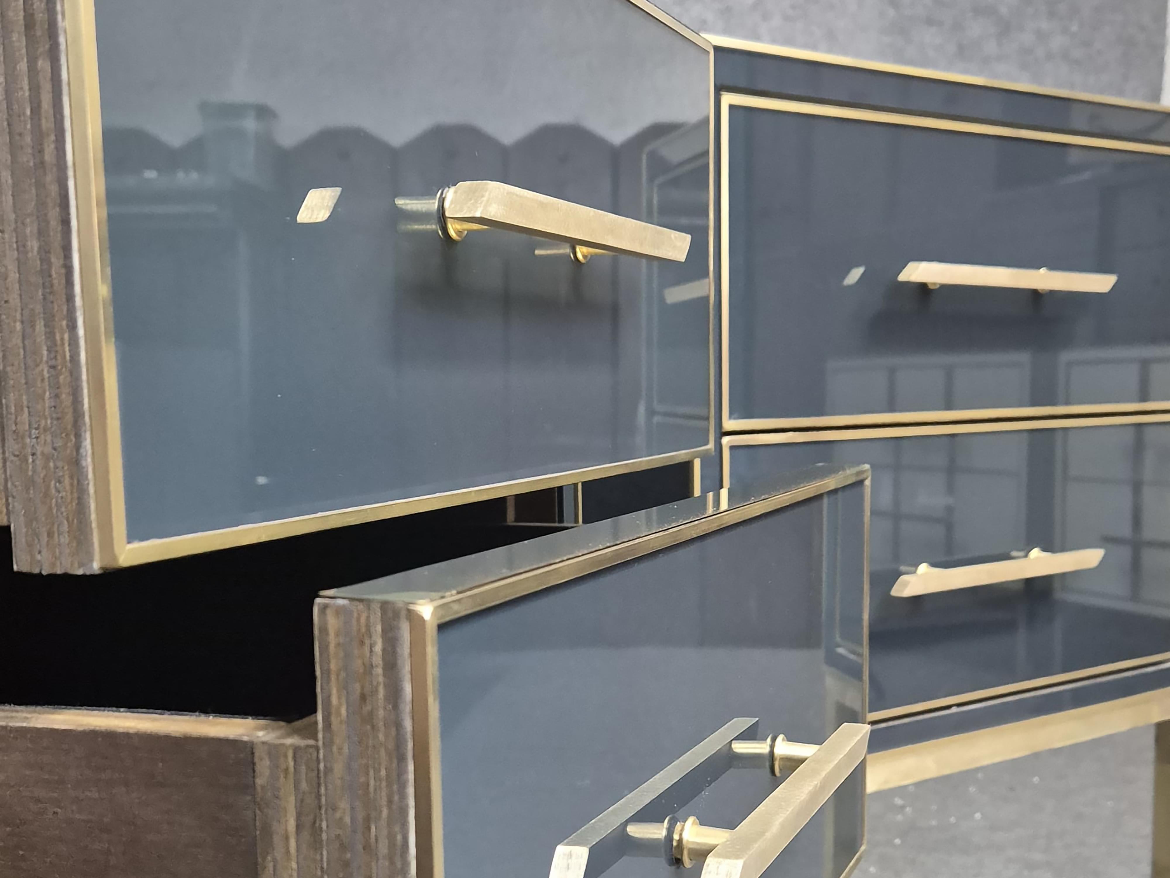Contemporary Pair of Solid Wood Bedside Tables with Grey Murano Glass, Brass Edges & Handles For Sale