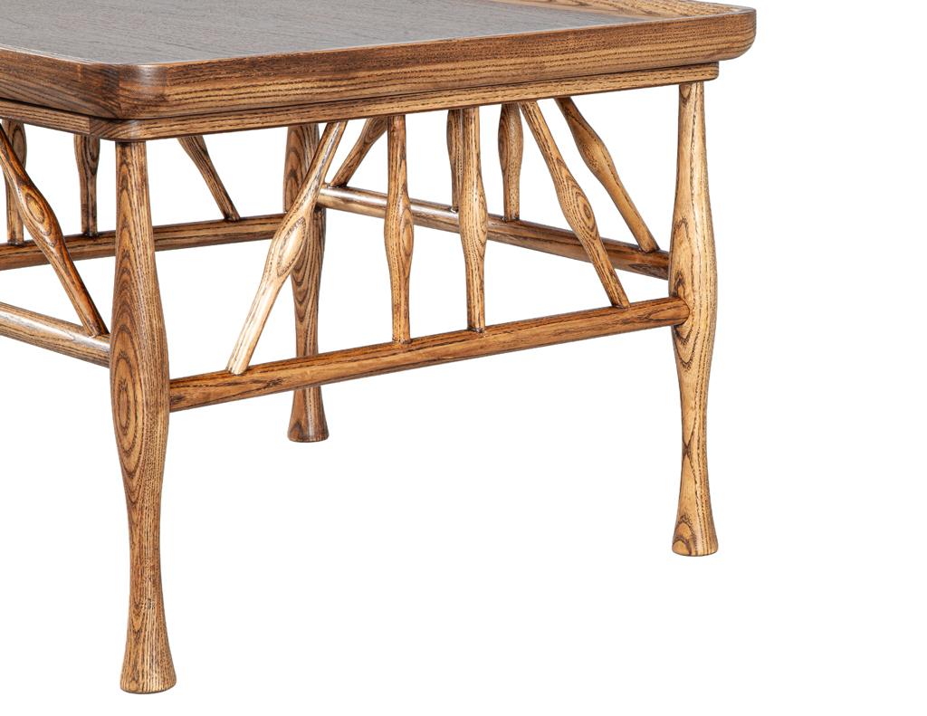Pareja de mesas auxiliares de madera maciza de nogal y roble al estilo Frank Lloyd Wright Siglo XXI y contemporáneo en venta