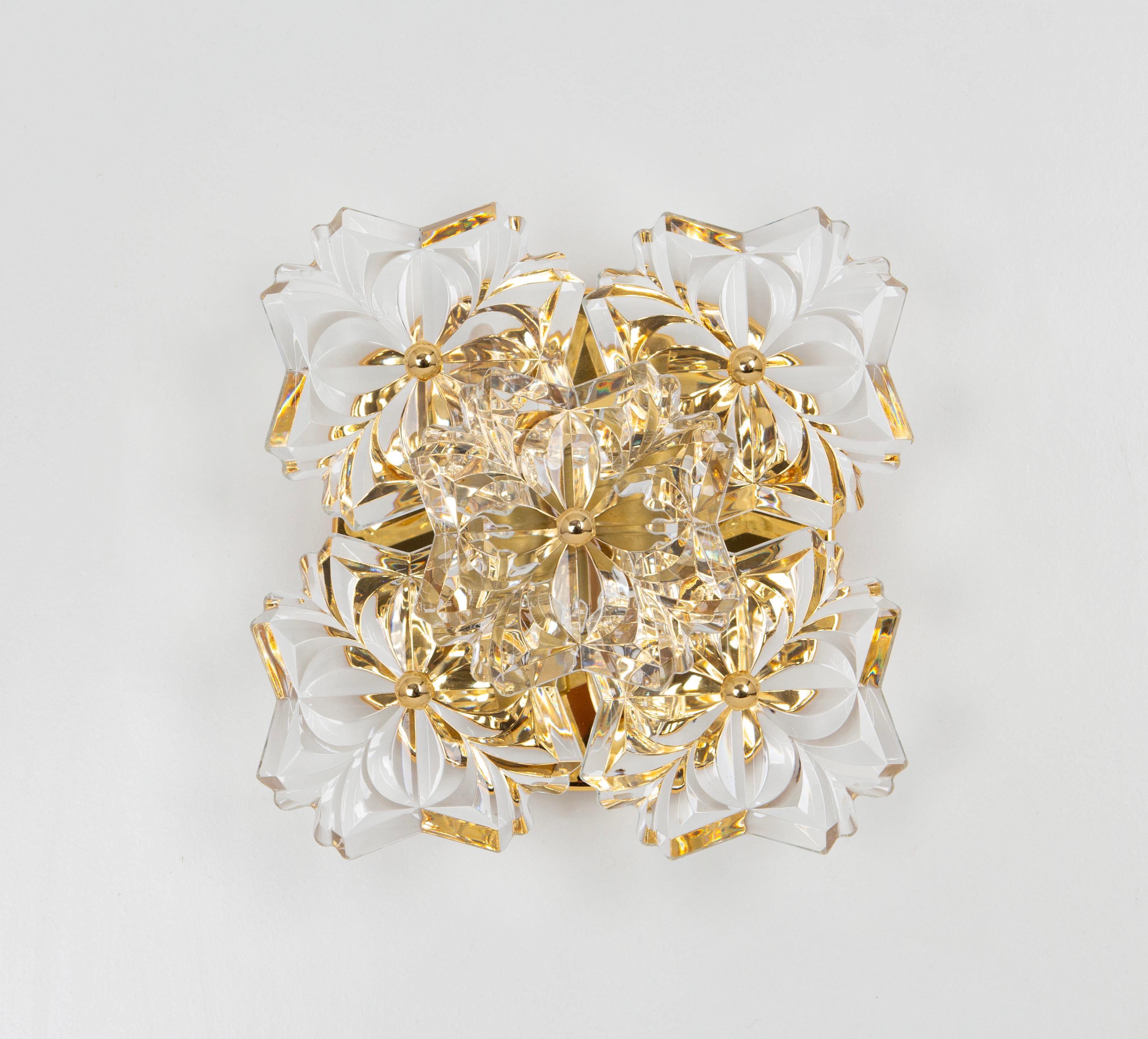 Fin du 20e siècle Paire d'appliques Sölken en laiton doré et verre de cristal, Allemagne, années 1970 en vente