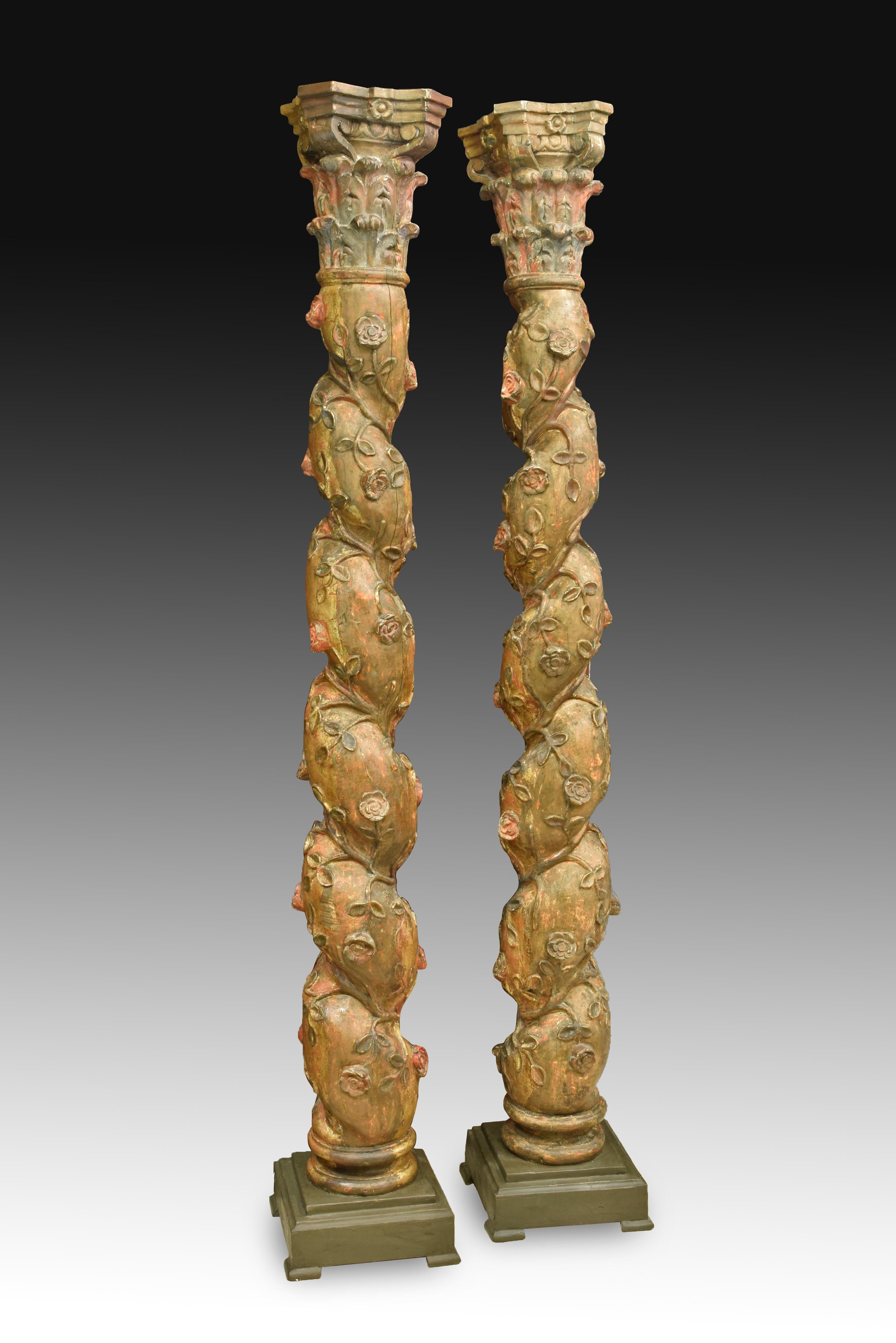 Paar Solomonische Säulen, polychromiertes und vergoldetes Holz, 17. Jahrhundert (Barock) im Angebot