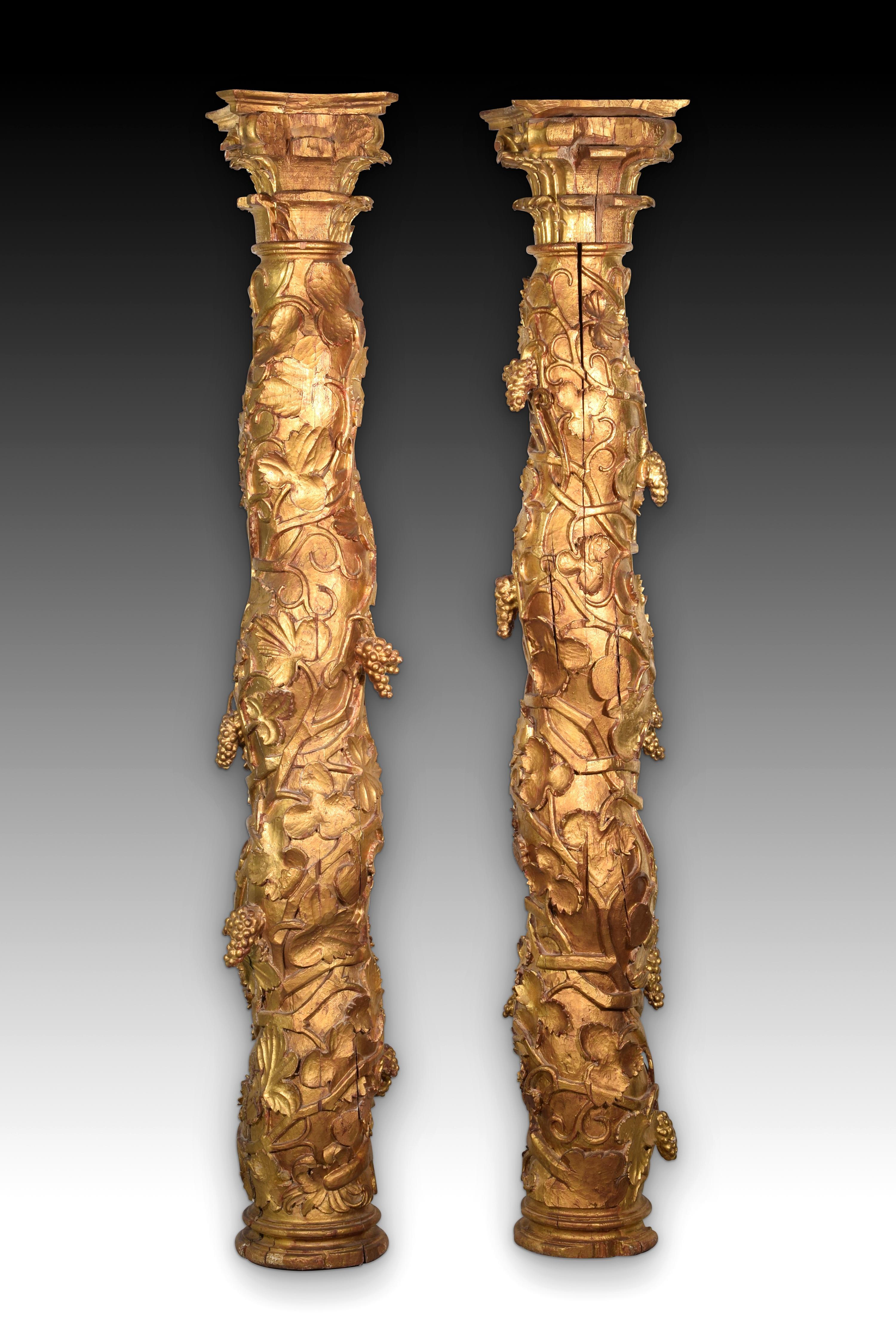 Paire de colonnes solomoniques Le bois. Espagne, vers la seconde moitié du XVIIe siècle. État moyen - En vente à Madrid, ES
