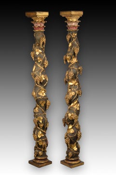 Pair of solomonic columns. Wood. Spanish school, 18th century.