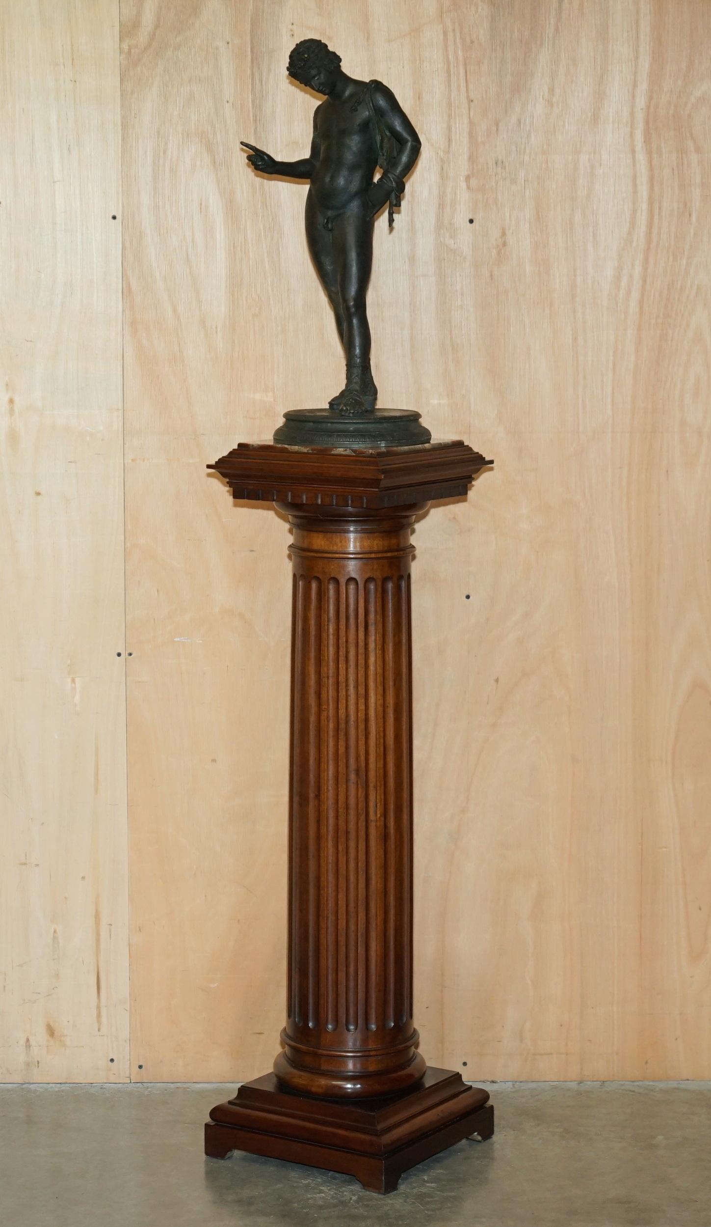 PAIR OF SOMMER FOUNDRY NARCISSUS & VENUS CALLIPYGIAN BRONZE STATUES & PEDESTALSs For Sale 5