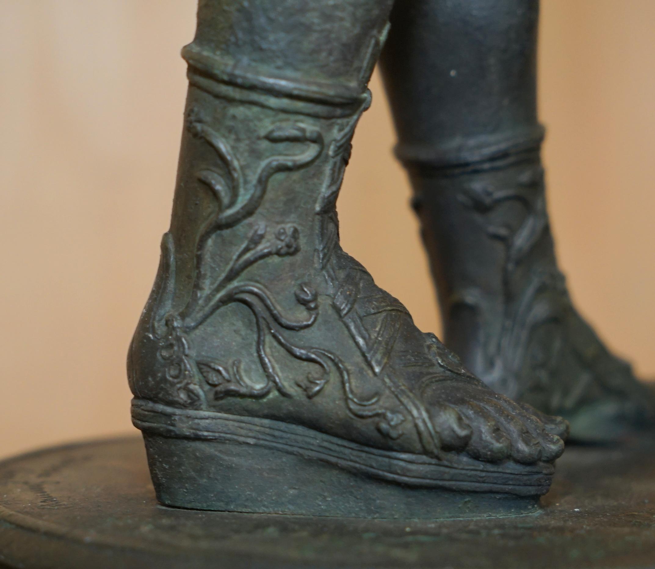 PAIR OF SOMMER FOUNDRY NARCISSUS & VENUS CALLIPYGIAN BRONZE STATUES & PEDESTALSs For Sale 11