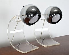 Pareja de lámparas de mesa Sonneman Space Age de cromo y lucita, años 70
