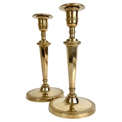 Paire de chandeliers sophistiqués en bronze doré, Directoire vers 1795