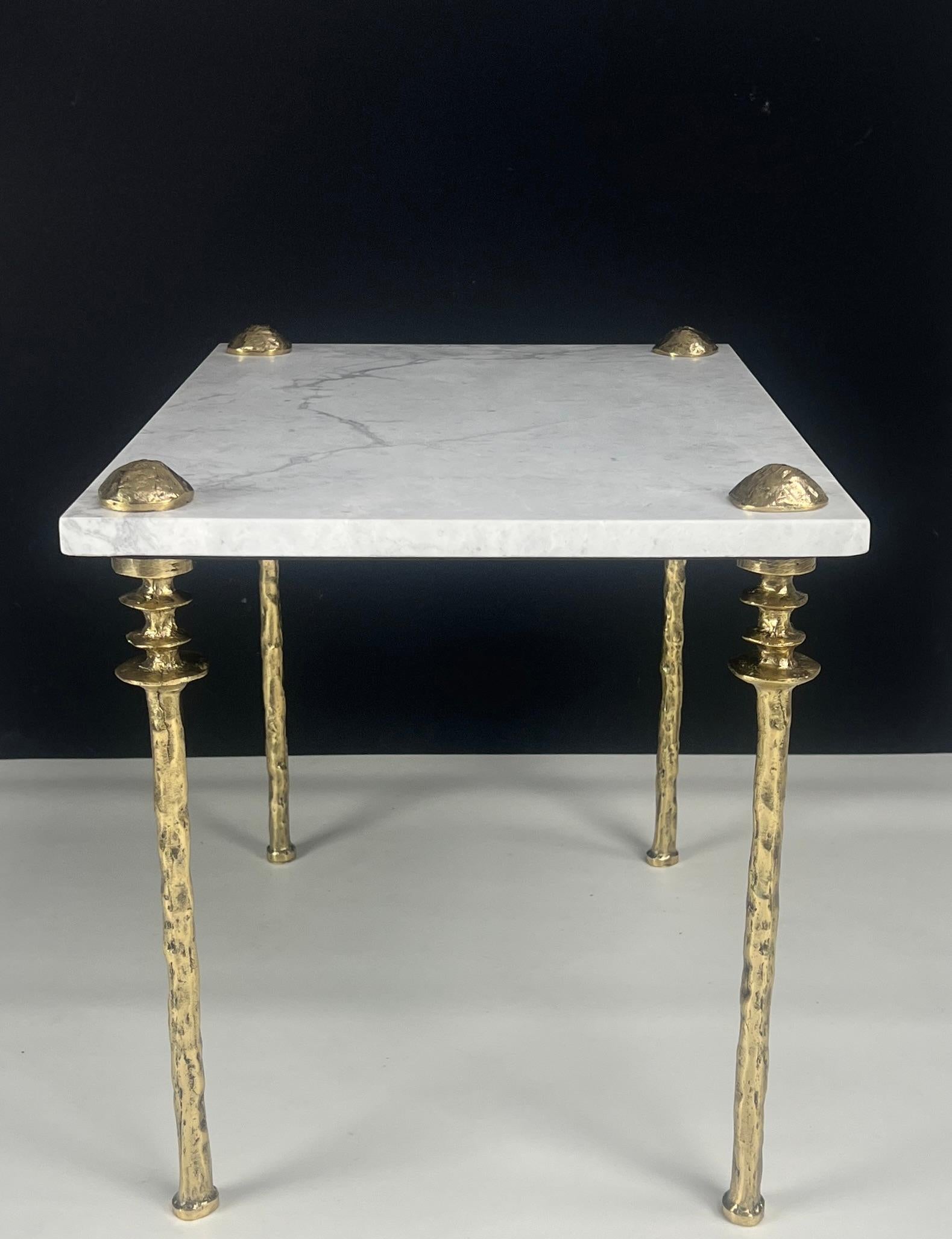 Coppia di tavolini Sorgue, bronzo dorato - di Bourgeois Boheme Atelier in vendita 12