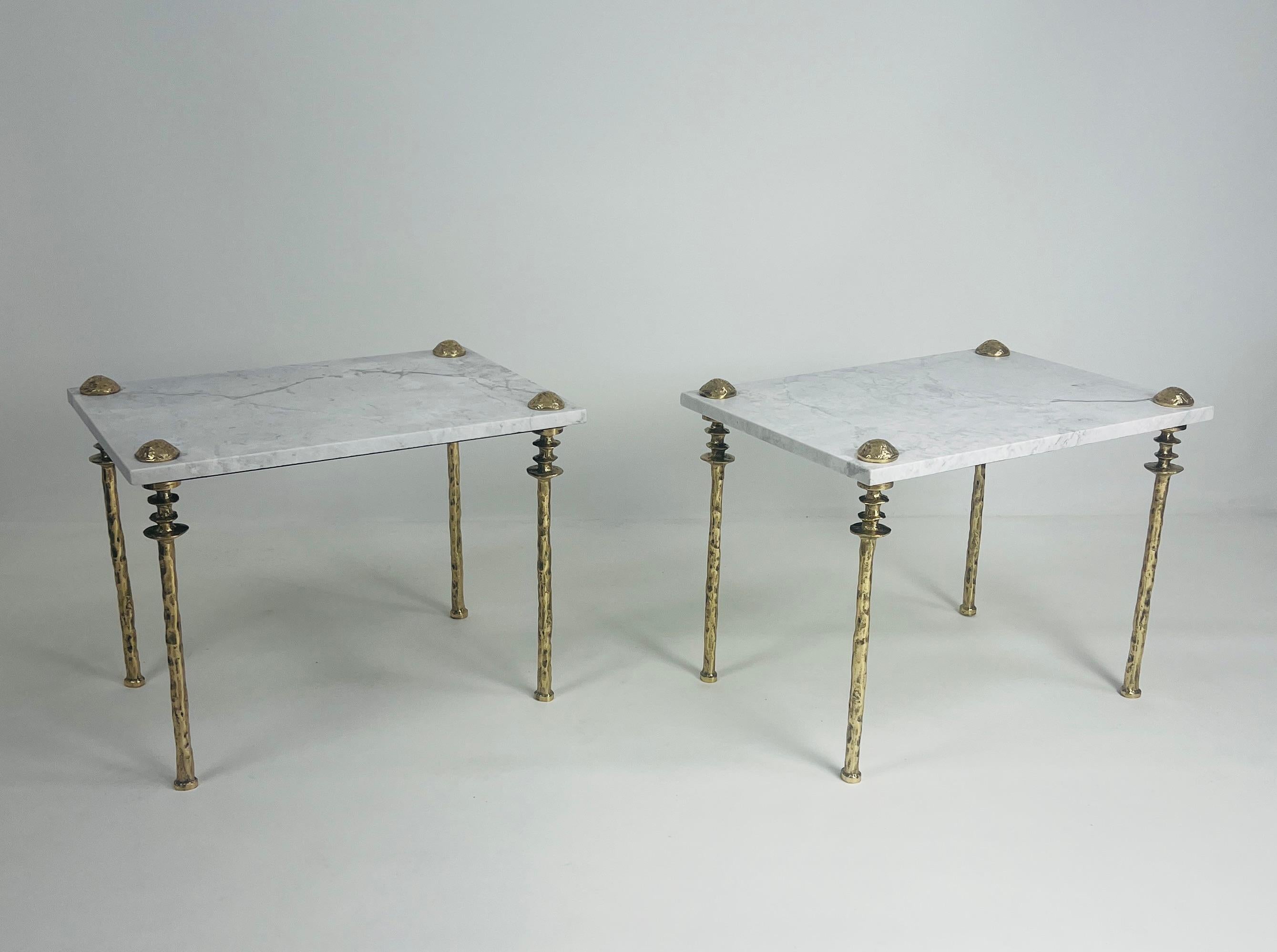 Ottone Coppia di tavolini Sorgue, bronzo dorato - di Bourgeois Boheme Atelier in vendita