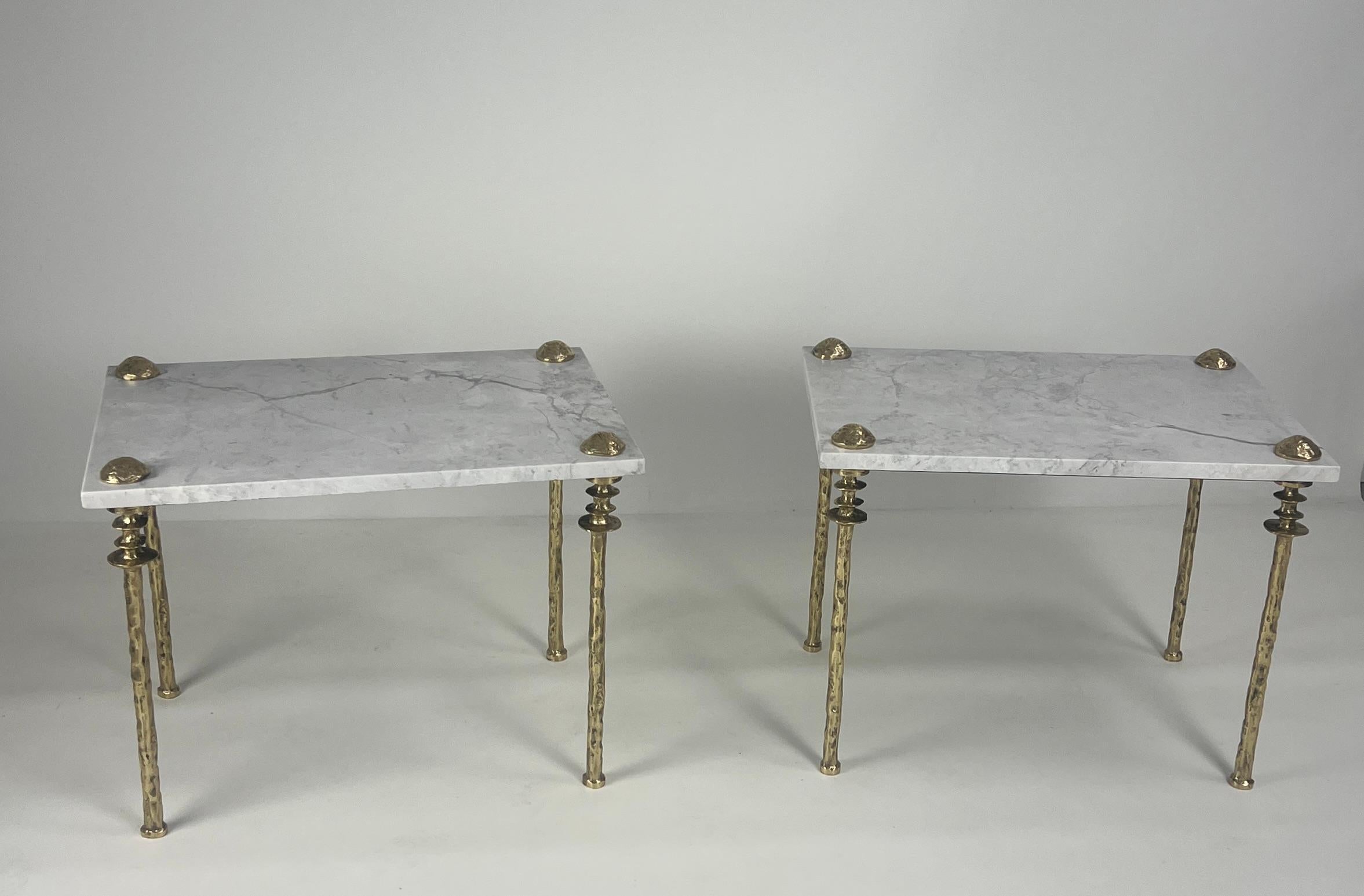 Coppia di tavolini Sorgue, bronzo dorato - di Bourgeois Boheme Atelier in vendita 1